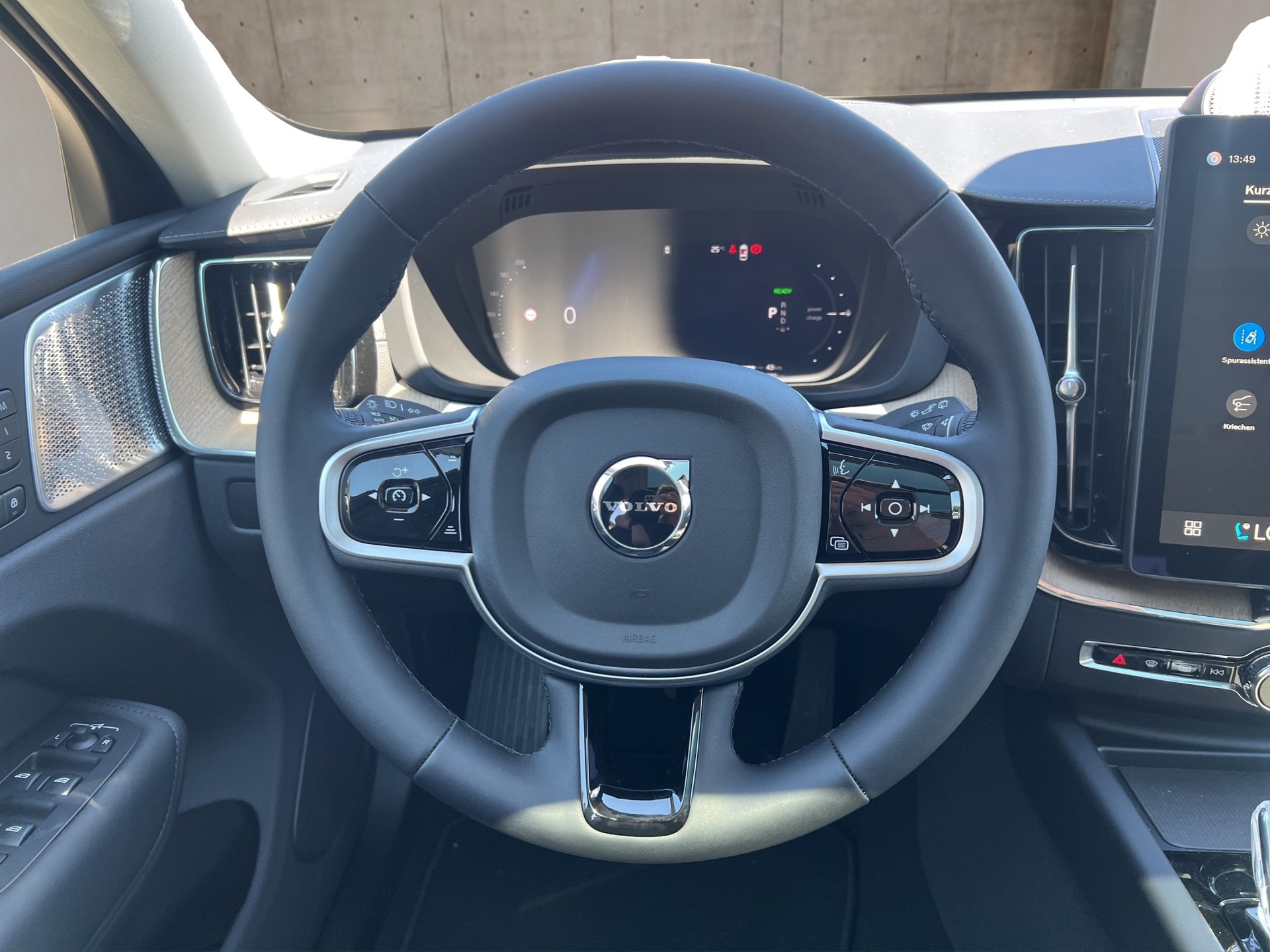 VOLVO XC60 2.0 T8 TE Ultra Dark eAWD-image-15