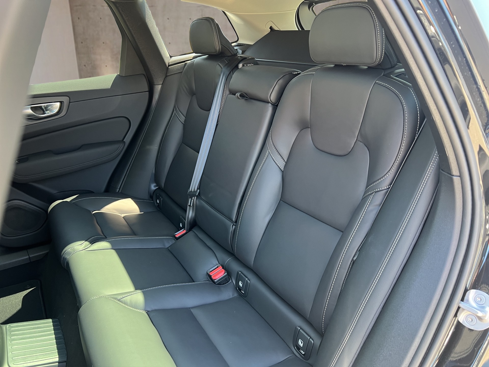 VOLVO XC60 2.0 T8 TE Ultra Dark eAWD-image-11
