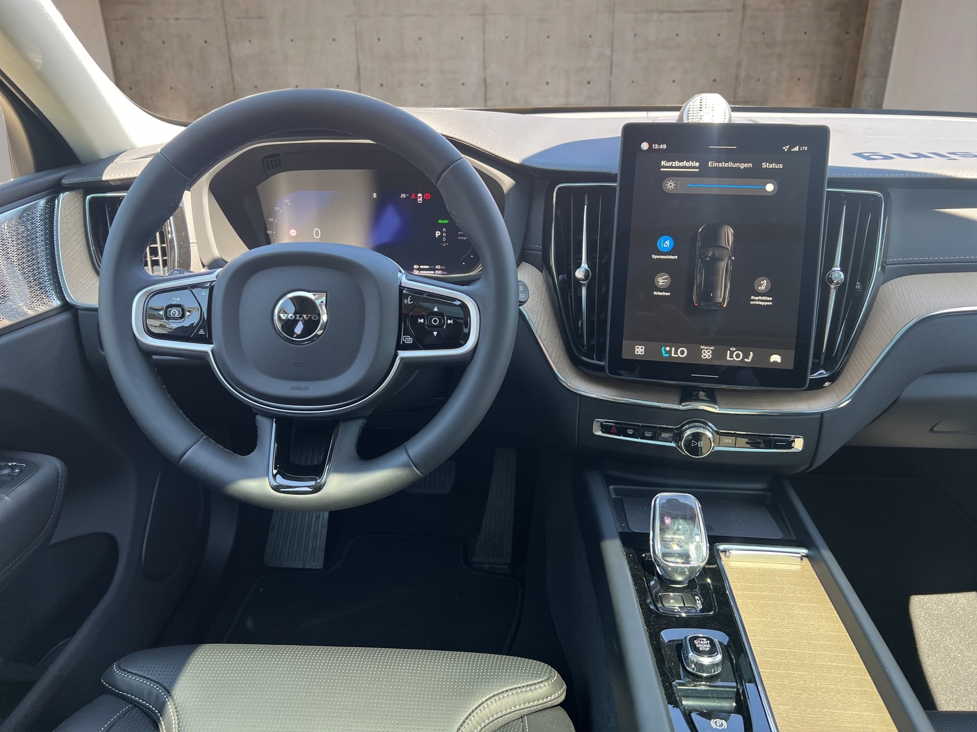 VOLVO XC60 2.0 T8 TE Ultra Dark eAWD-image-9
