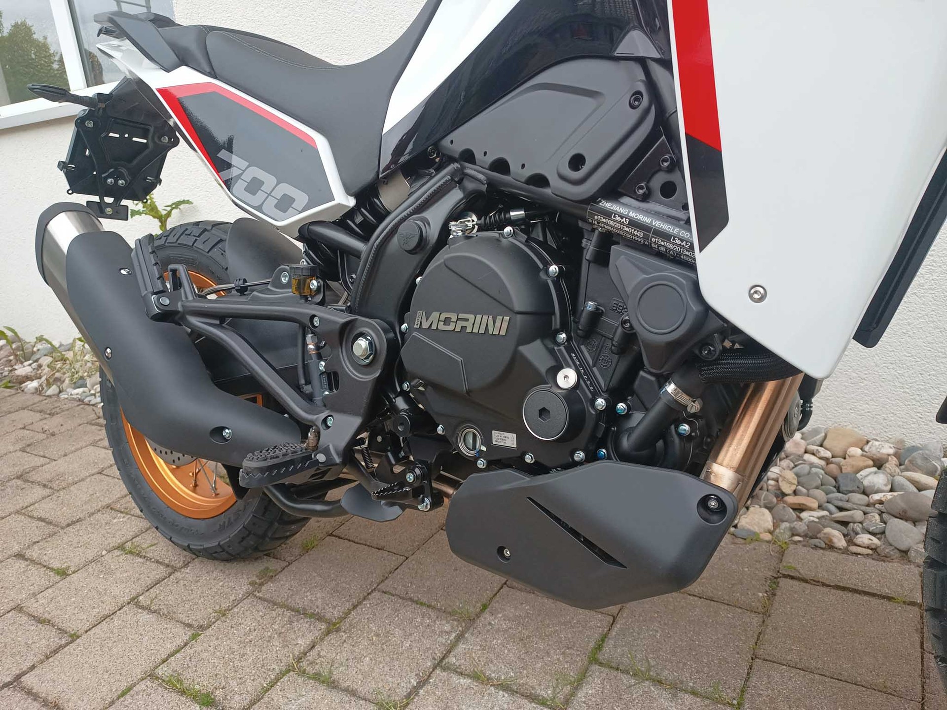 MOTO MORINI X-Cape 700 Gold Edition-image-10