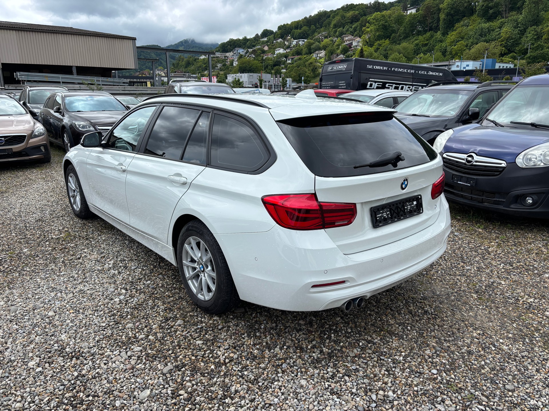 BMW 320d xDrive Touring Swiss Advantage Sport Stept-image-2