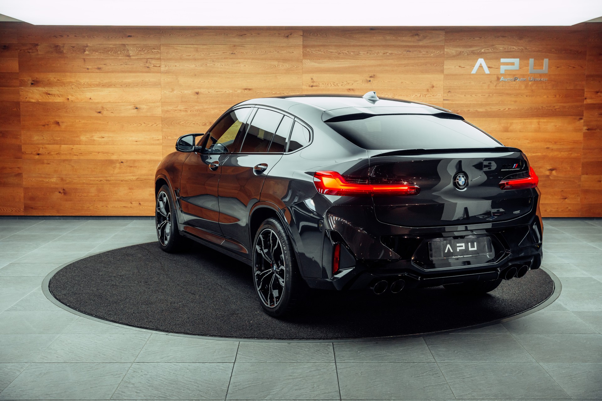 BMW X4M xDrive Competition Steptronic-showroom-element-2