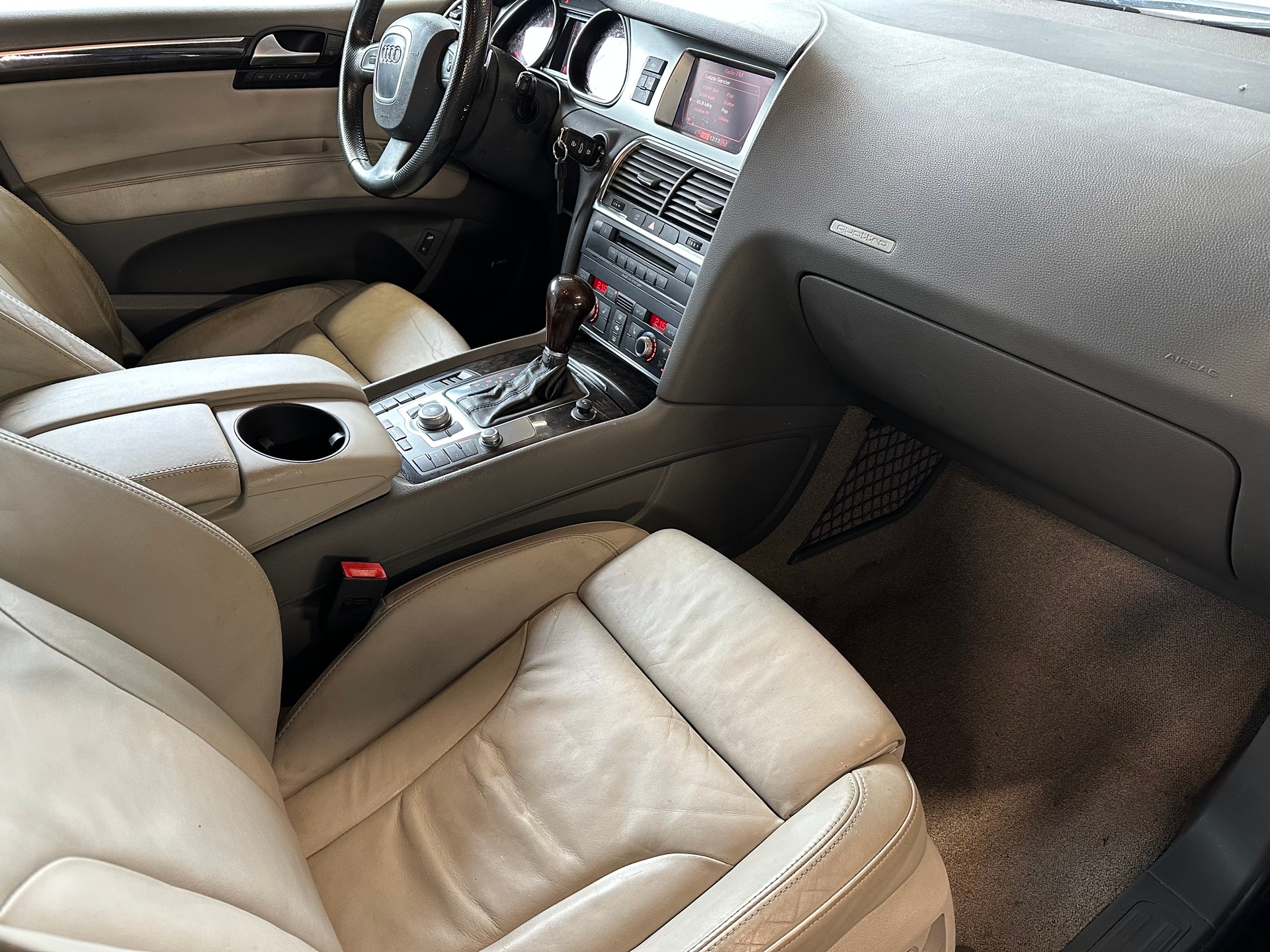 AUDI Q7 4.2 FSI quattro tiptronic-image-10