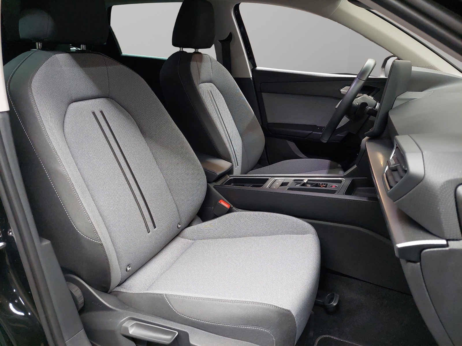 SEAT Leon ST 1.5 eTSI mHEV DSG Business Edition-image-8