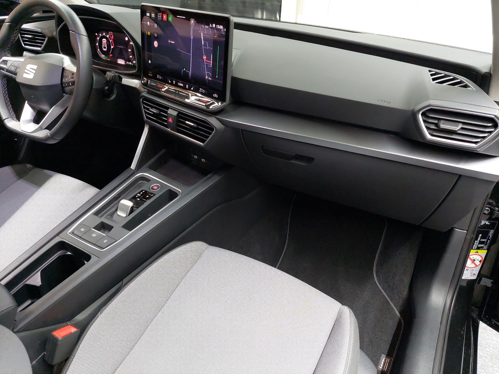 SEAT Leon ST 1.5 eTSI mHEV DSG Business Edition-image-9