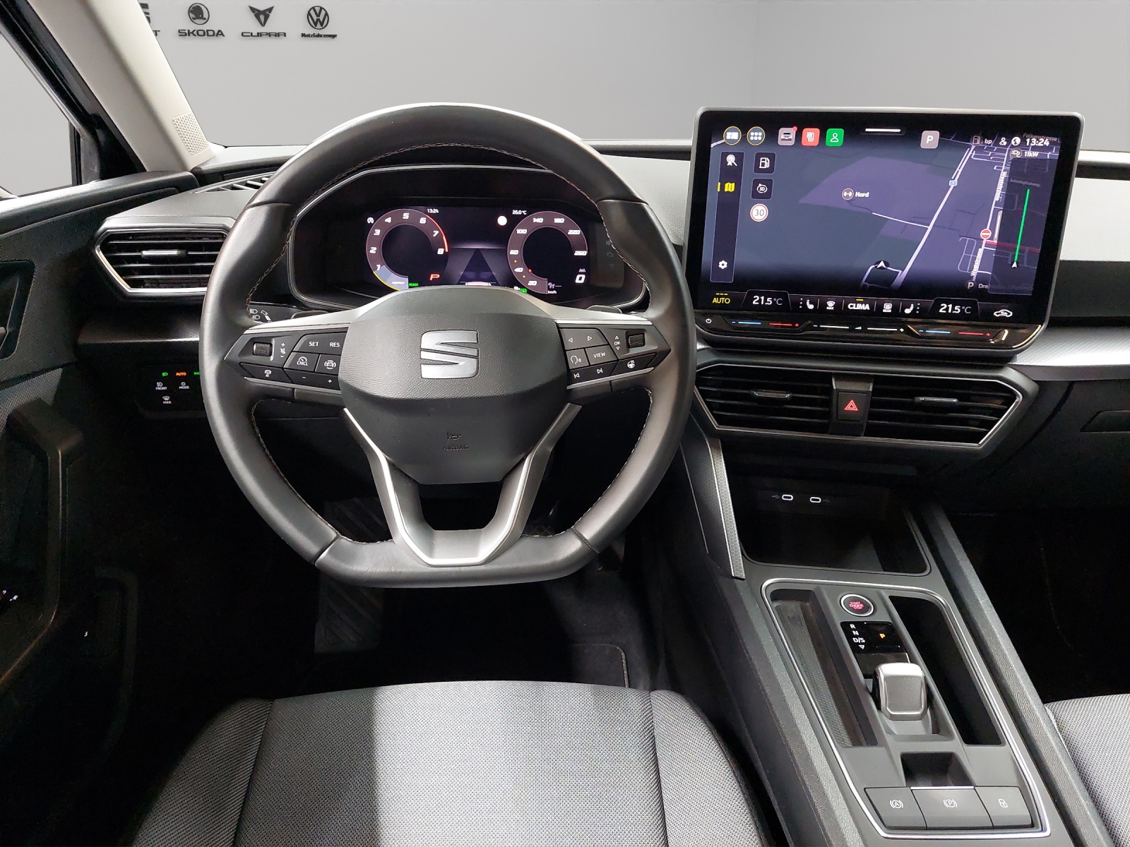 SEAT Leon ST 1.5 eTSI mHEV DSG Business Edition-image-6