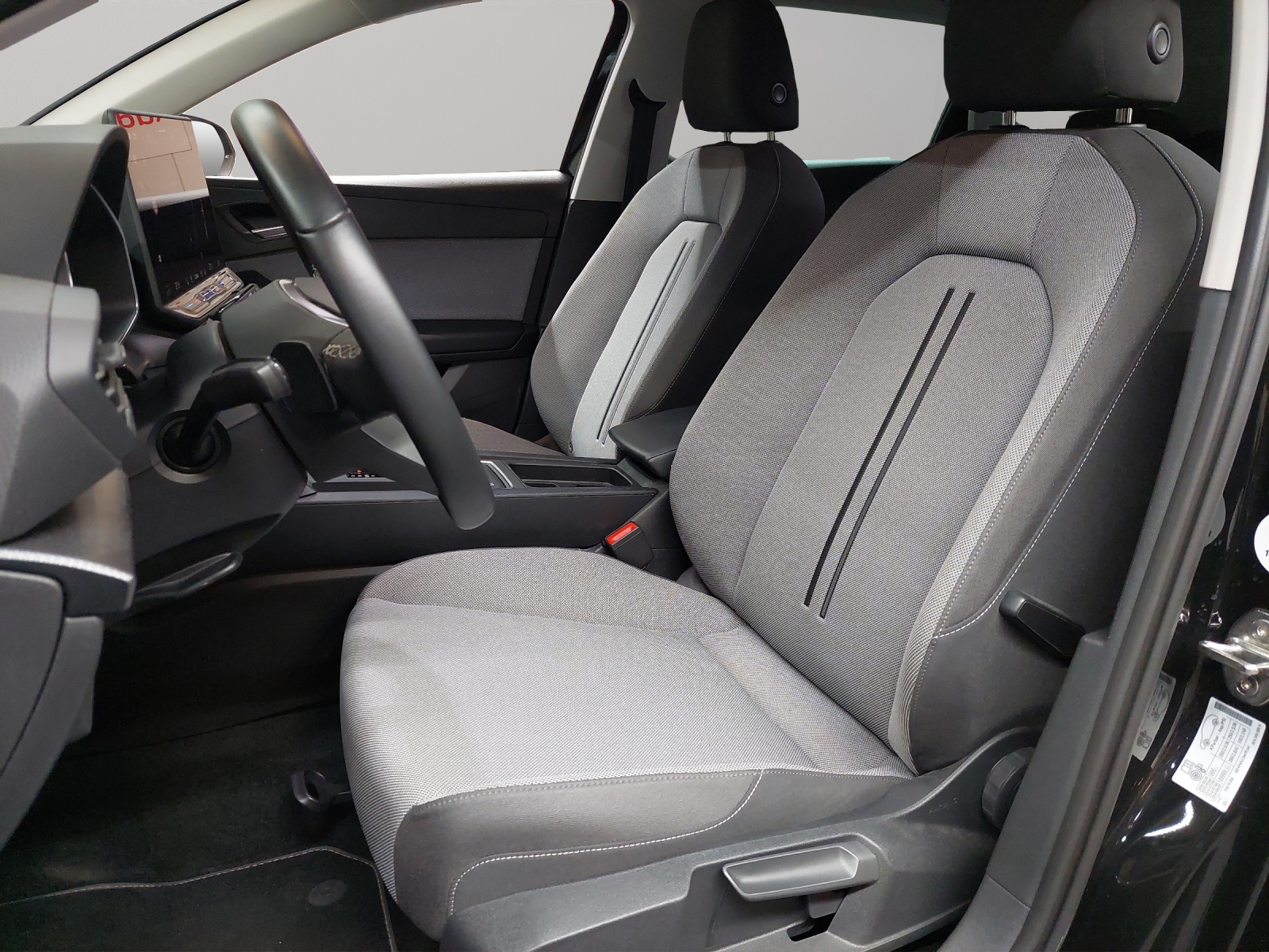 SEAT Leon ST 1.5 eTSI mHEV DSG Business Edition-image-5