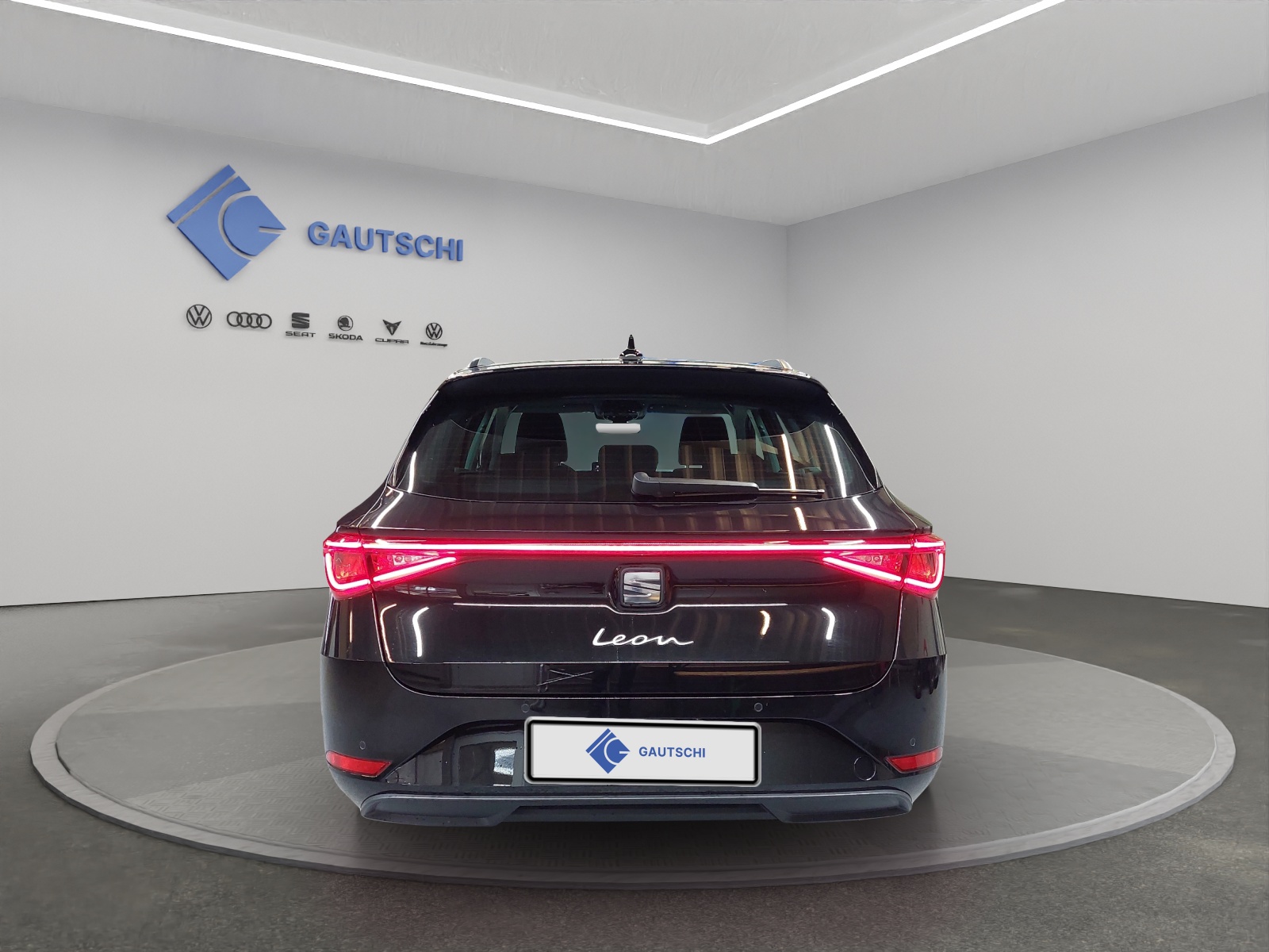 SEAT Leon ST 1.5 eTSI mHEV DSG Business Edition-image-3