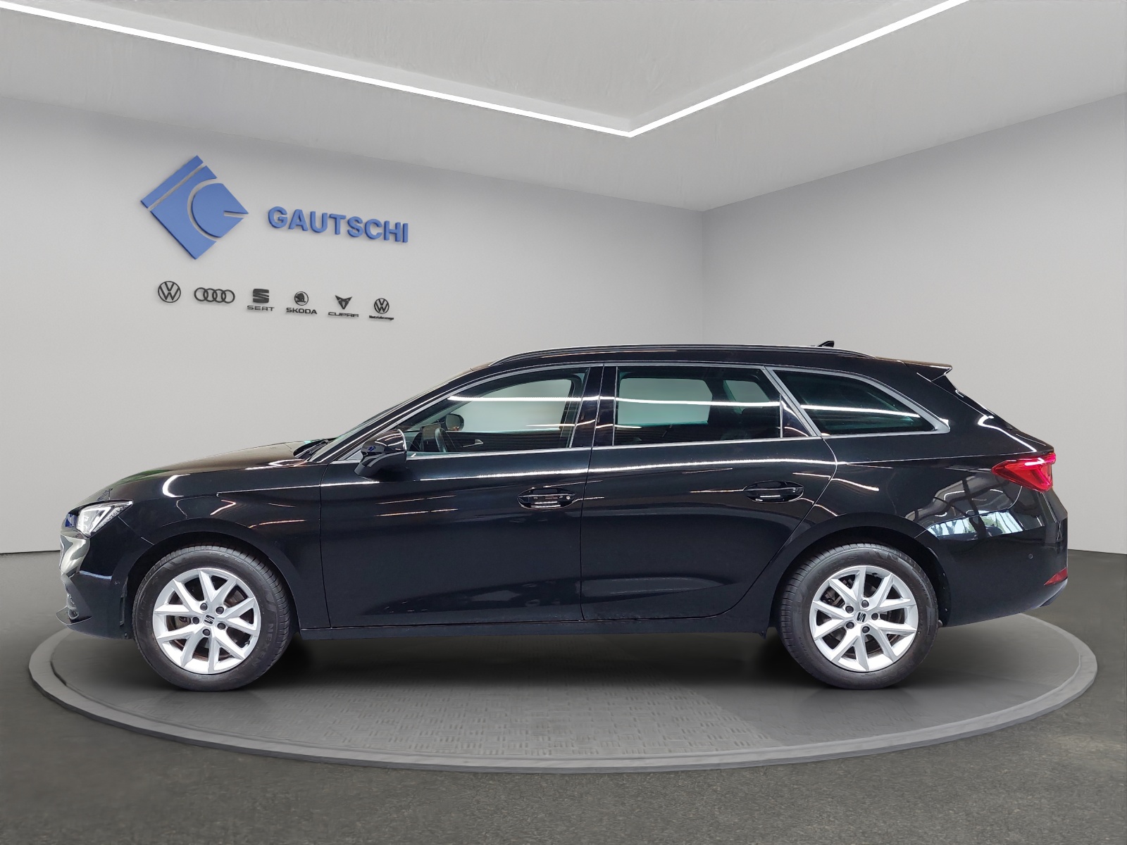 SEAT Leon ST 1.5 eTSI mHEV DSG Business Edition-image-1