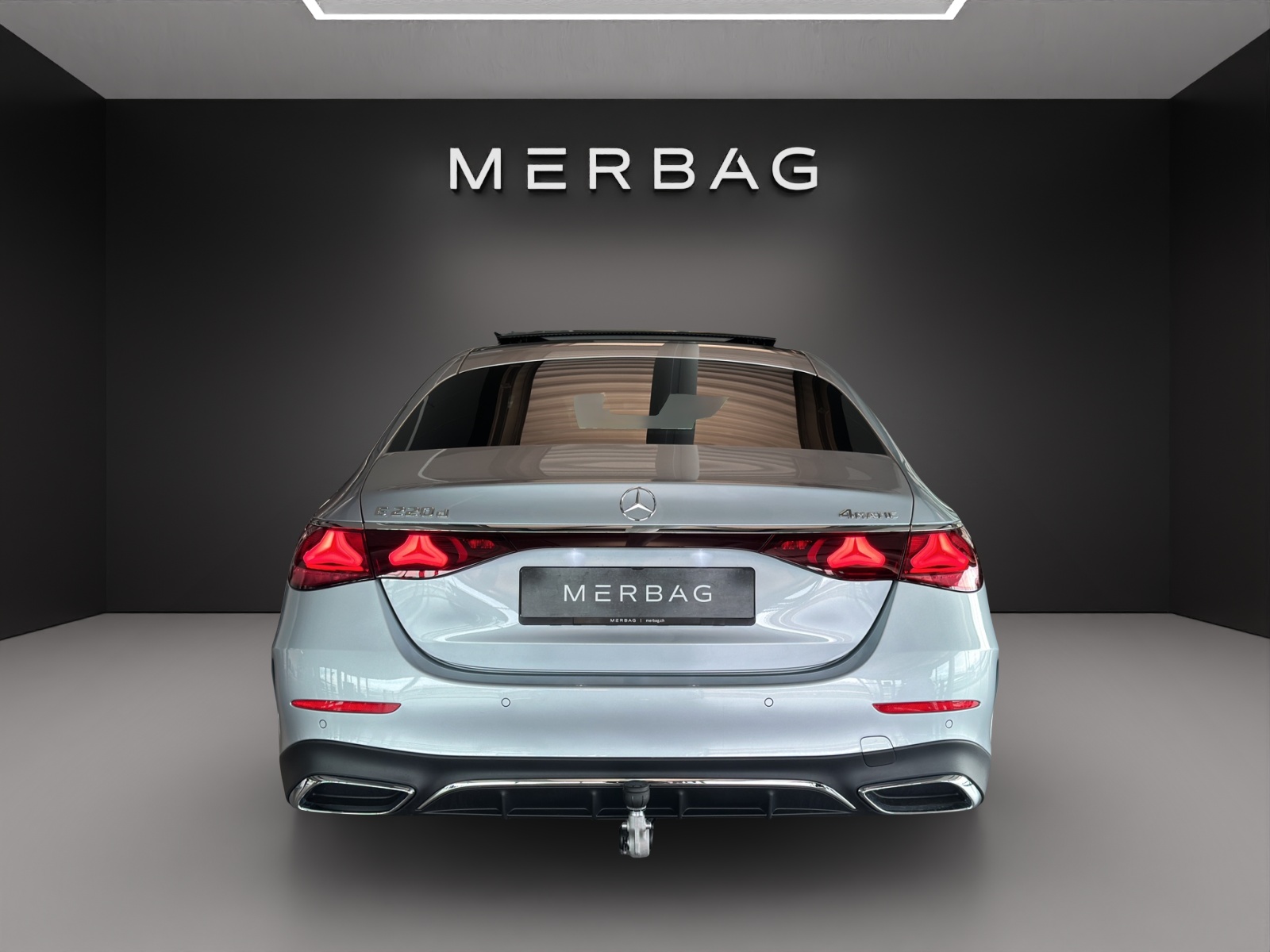 MERCEDES-BENZ E 220 d 4Matic-image-4