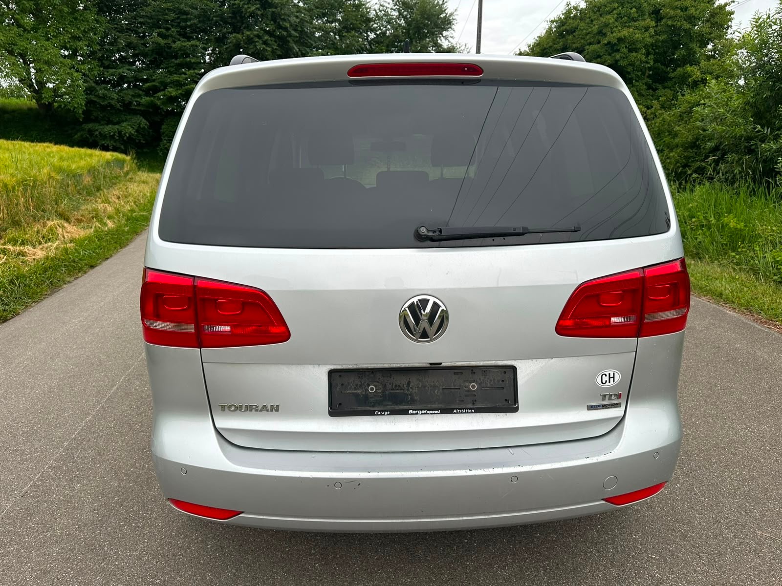 VW Touran 1.6 TDI BlueMotion Technology Design DSG-image-3