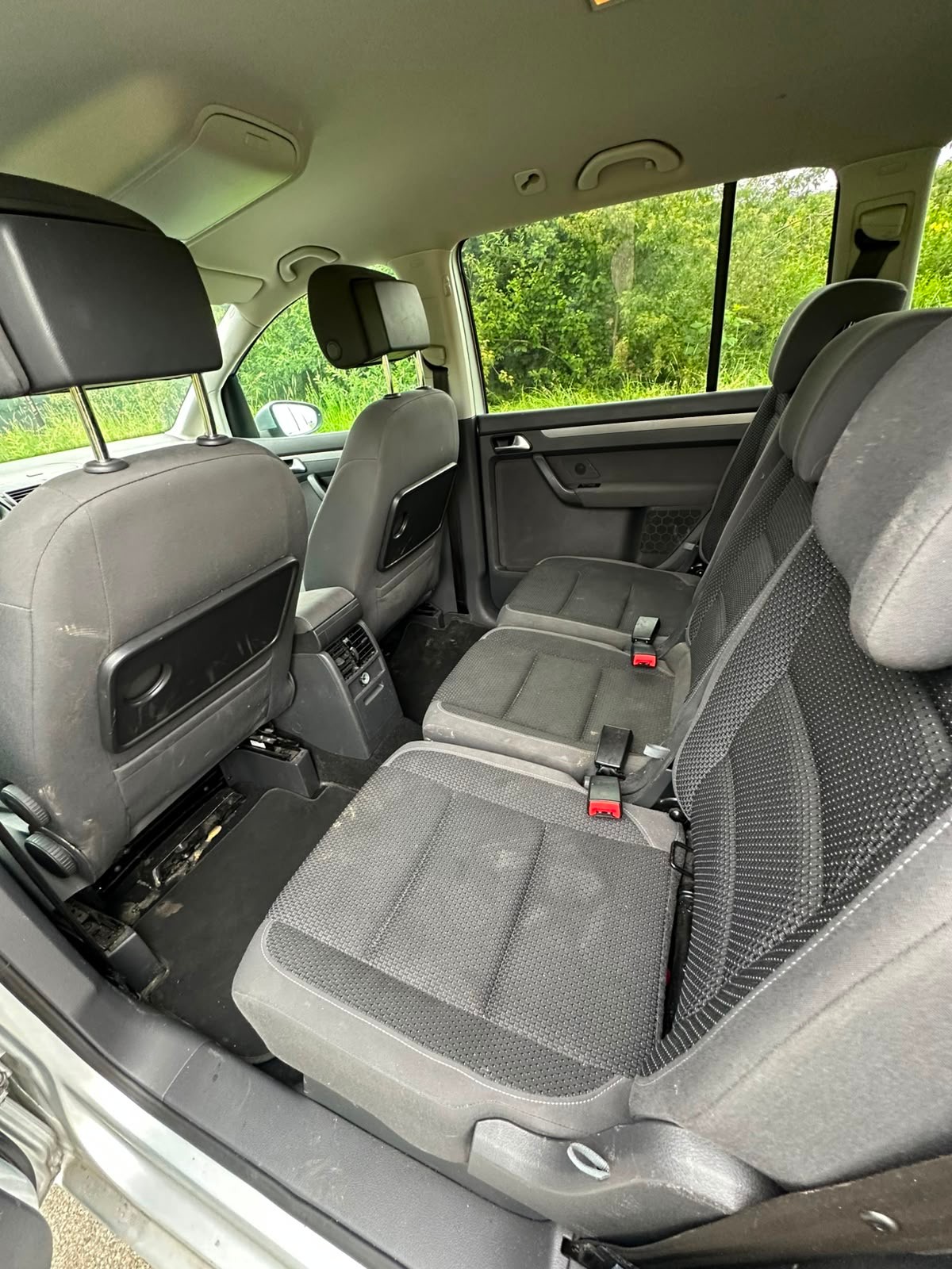 VW Touran 1.6 TDI BlueMotion Technology Design DSG-image-12