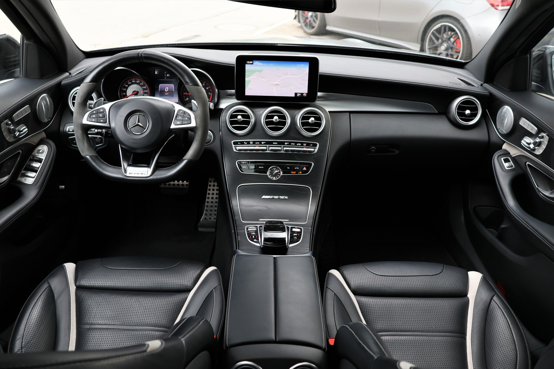 MERCEDES-BENZ C 63 S AMG Speedshift (CH) "DesignoMagno" *ohne OPF*-image-18