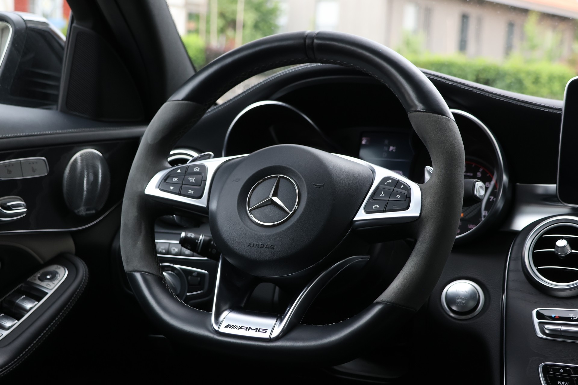 MERCEDES-BENZ C 63 S AMG Speedshift (CH) "DesignoMagno" *ohne OPF*-image-17