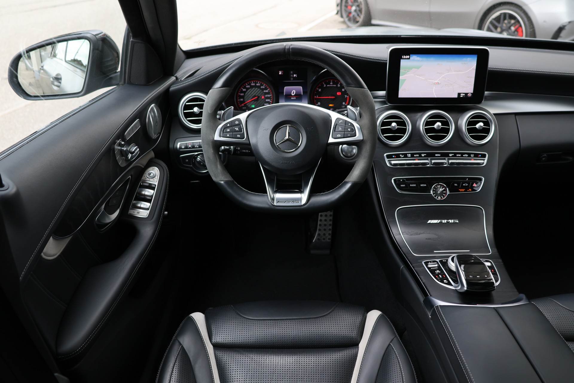 MERCEDES-BENZ C 63 S AMG Speedshift (CH) "DesignoMagno" *ohne OPF*-image-16