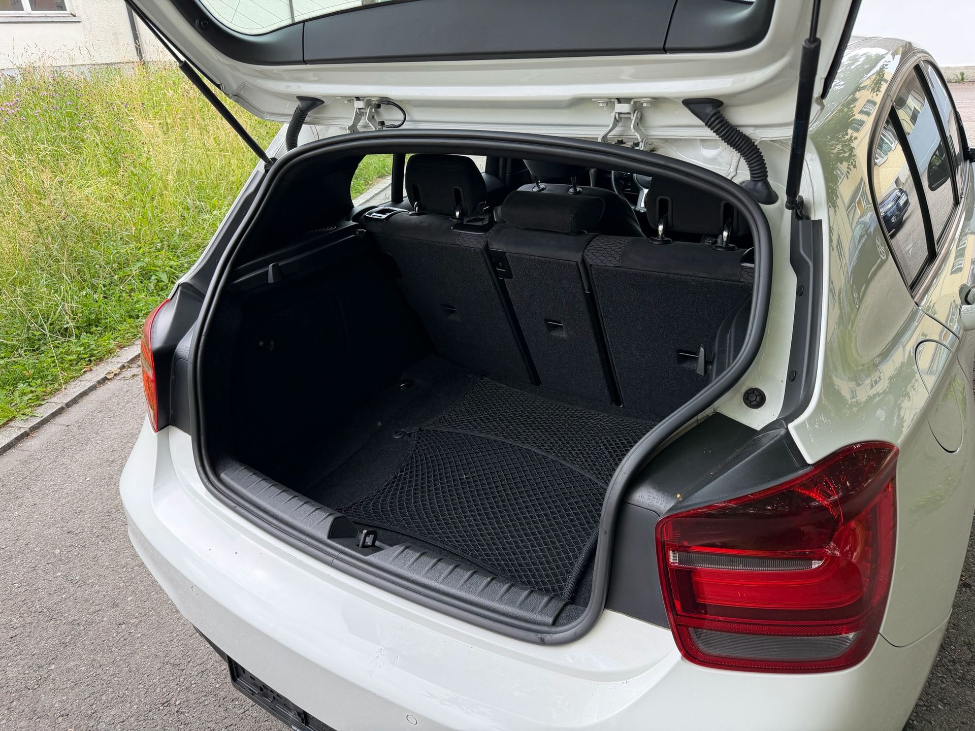 BMW 120d xDrive-image-11