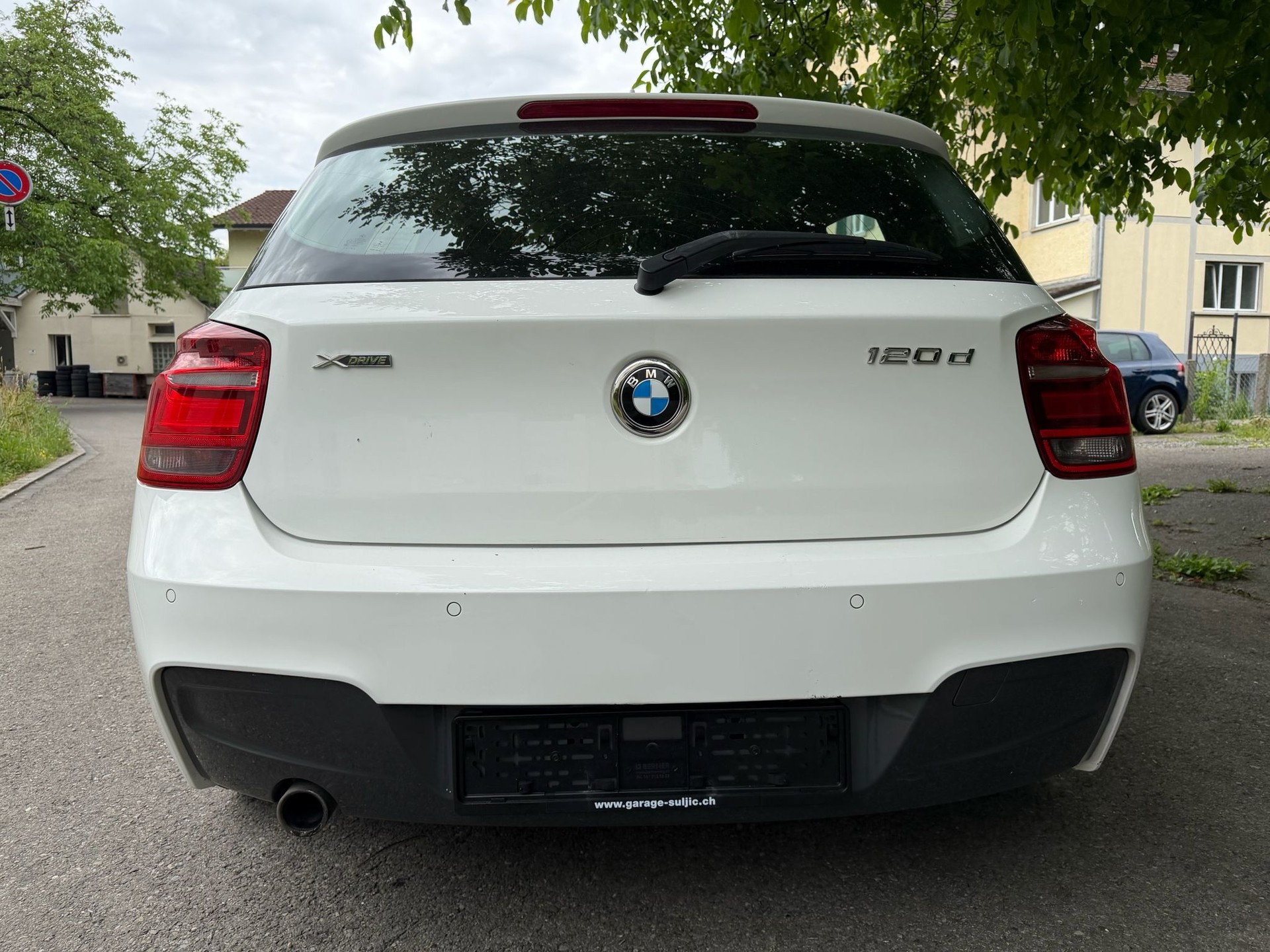 BMW 120d xDrive-image-10
