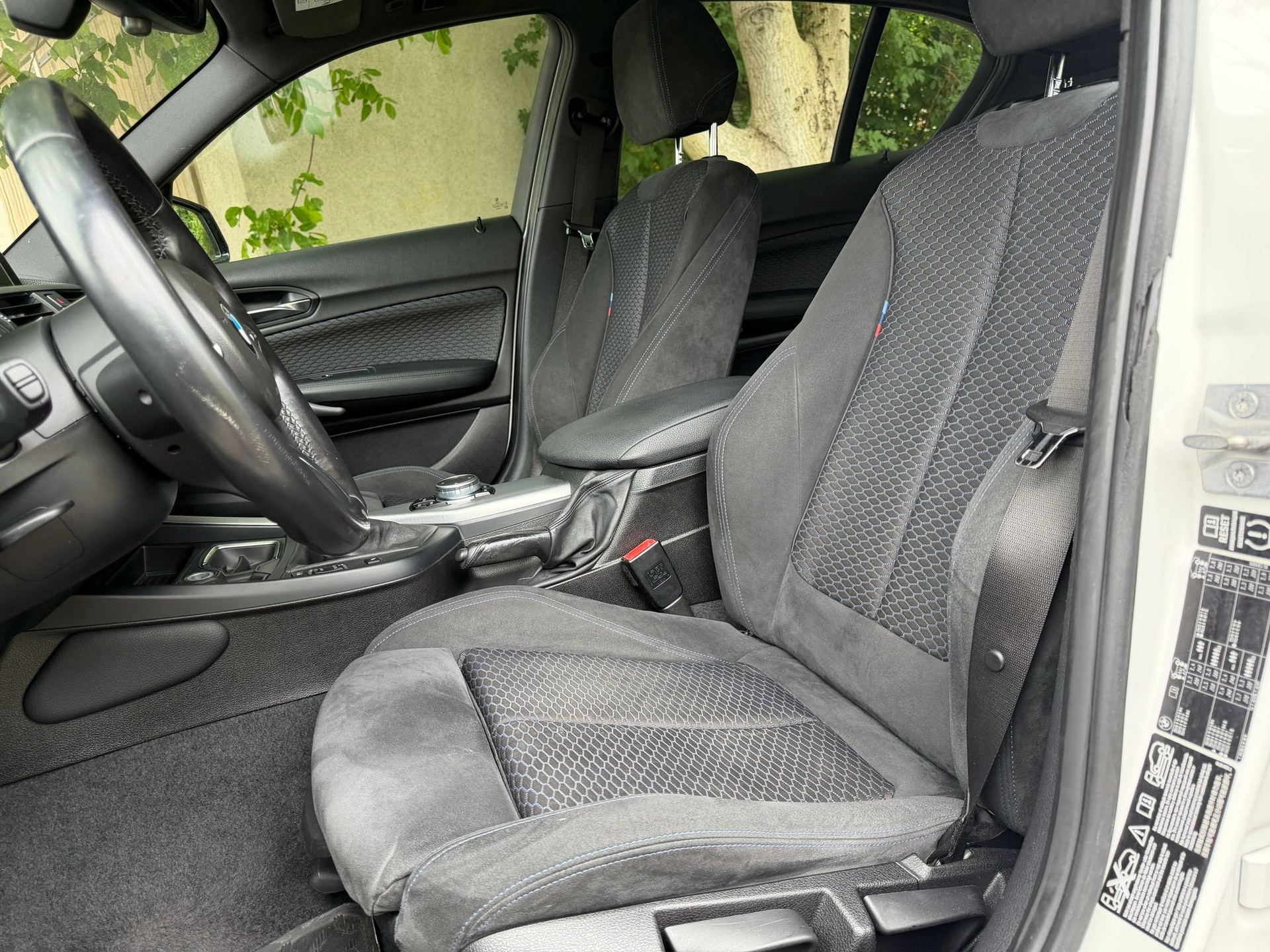 BMW 120d xDrive-image-19
