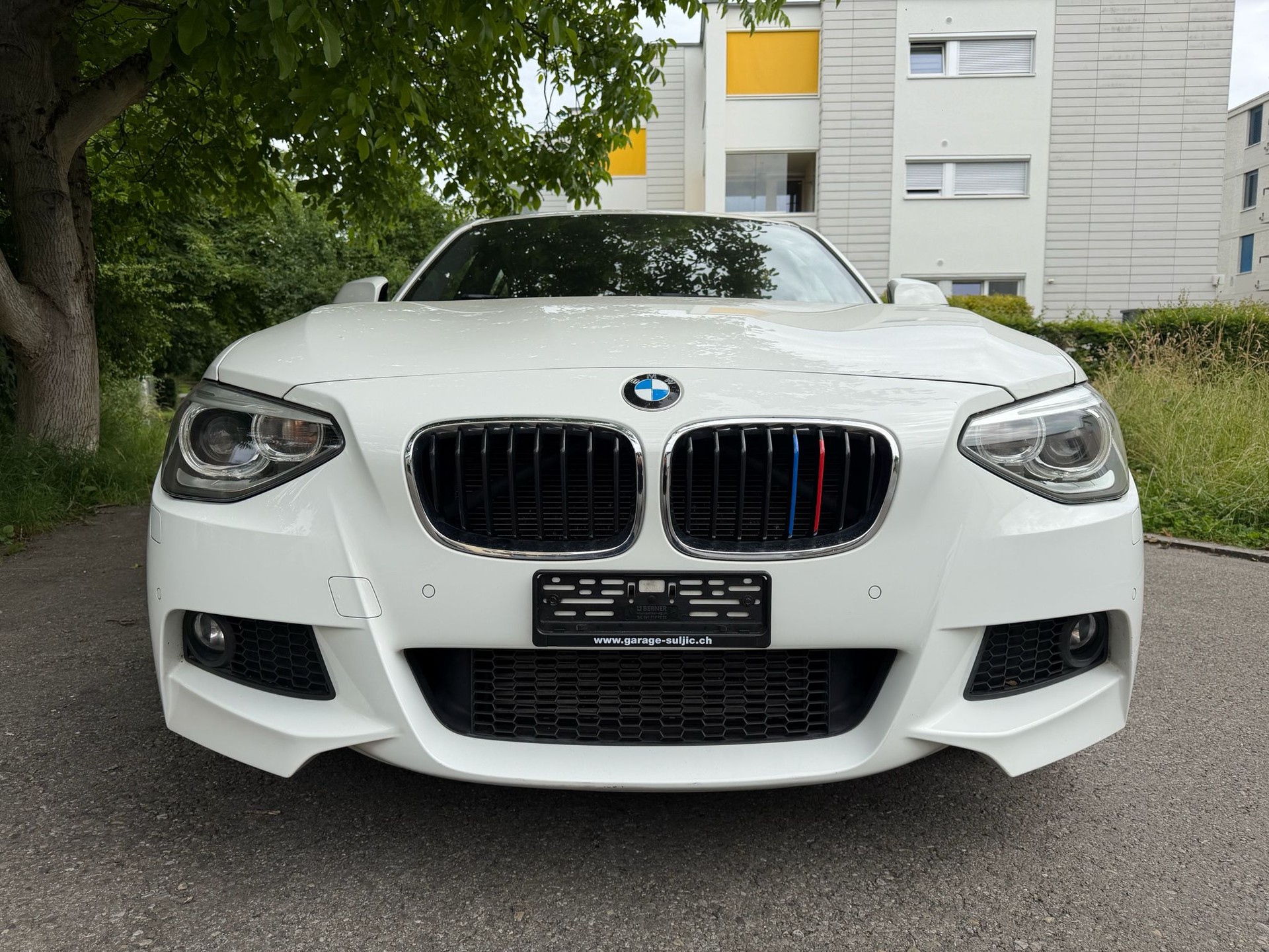 BMW 120d xDrive-image-1