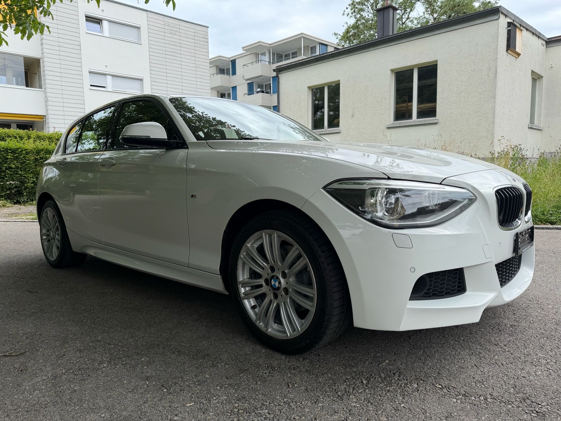 BMW 120d xDrive-image-2
