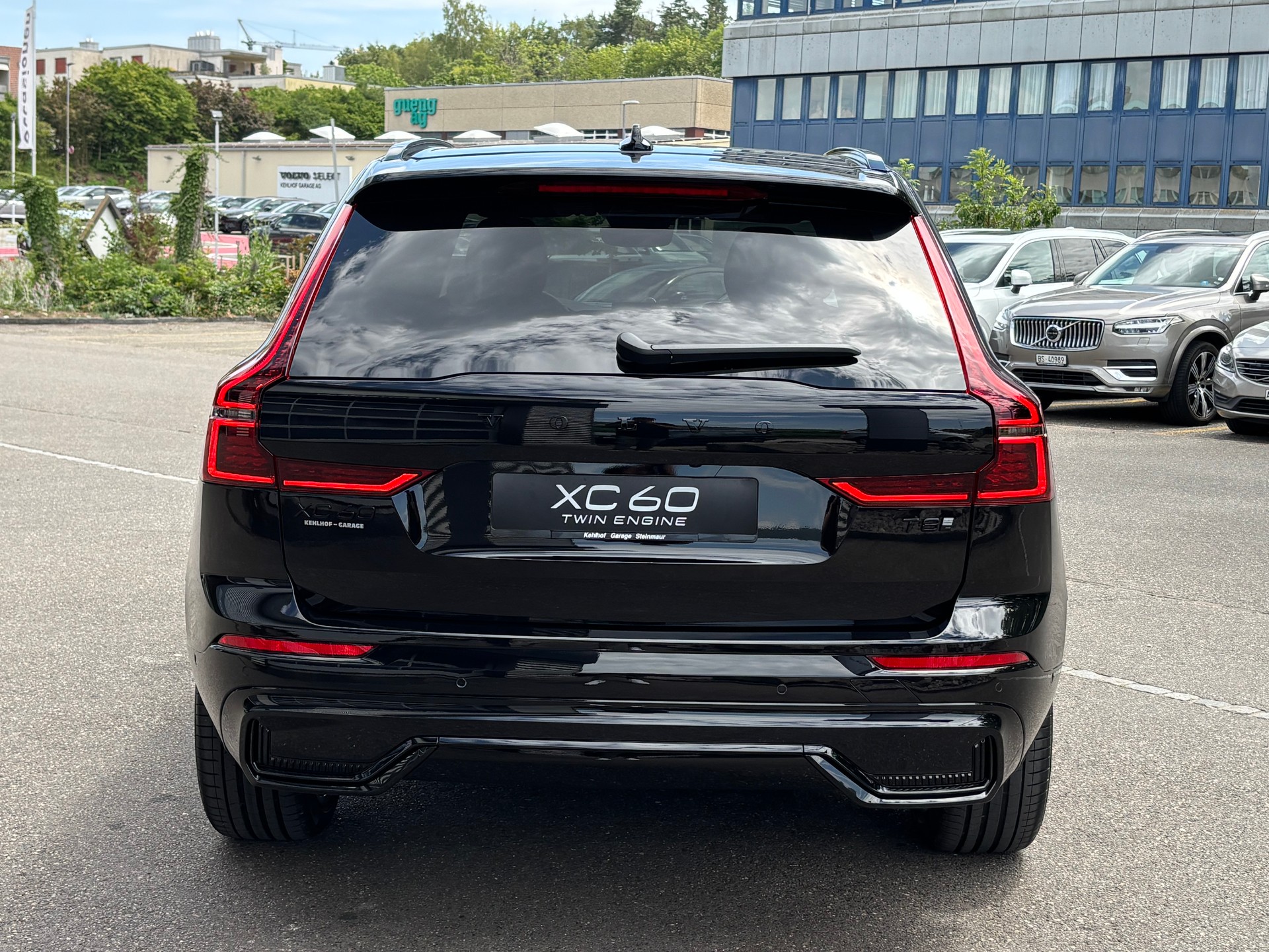VOLVO XC60 2.0 T8 TE Black Edition eAWD-image-8