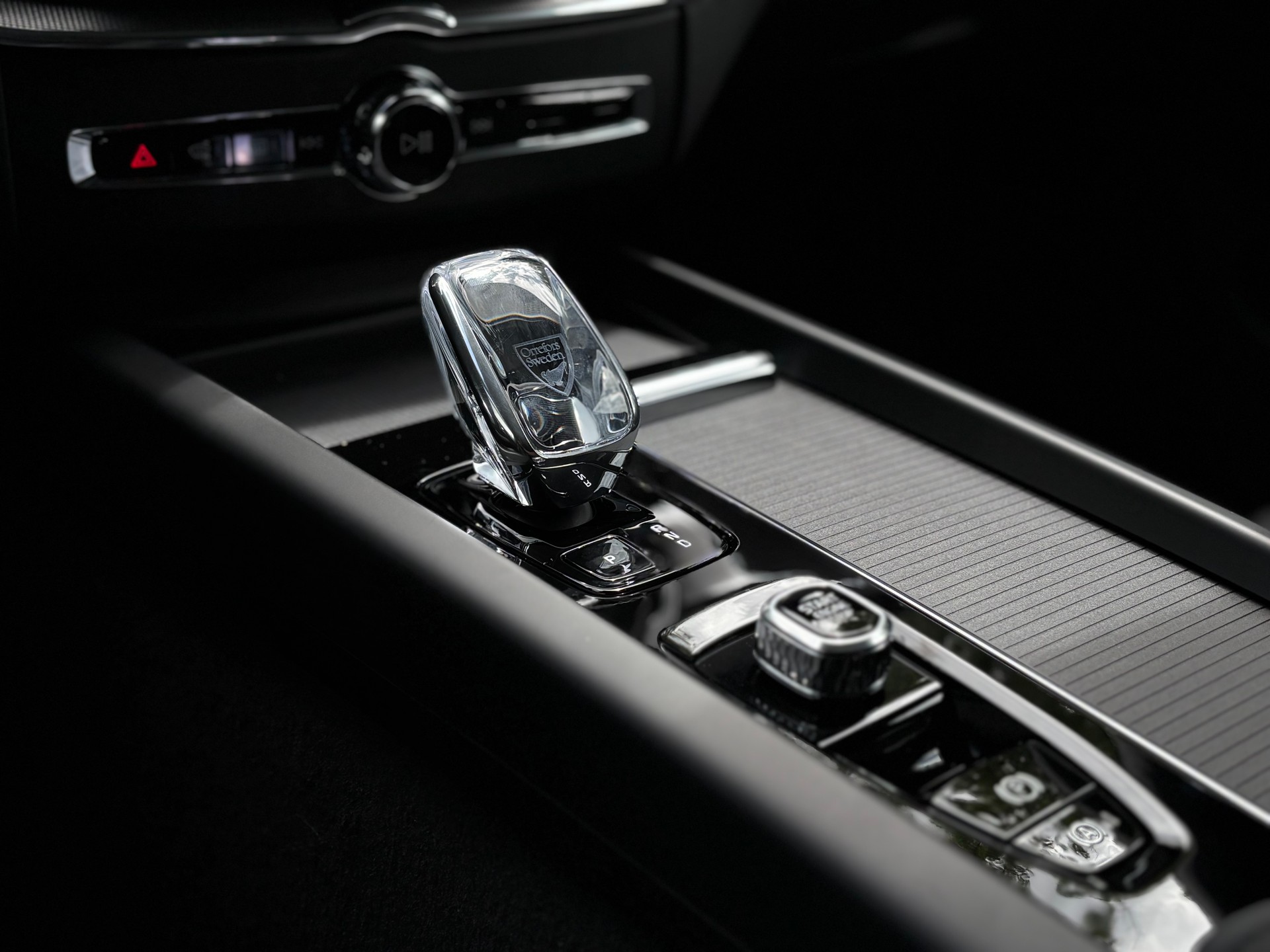 VOLVO XC60 2.0 T8 TE Black Edition eAWD-image-16