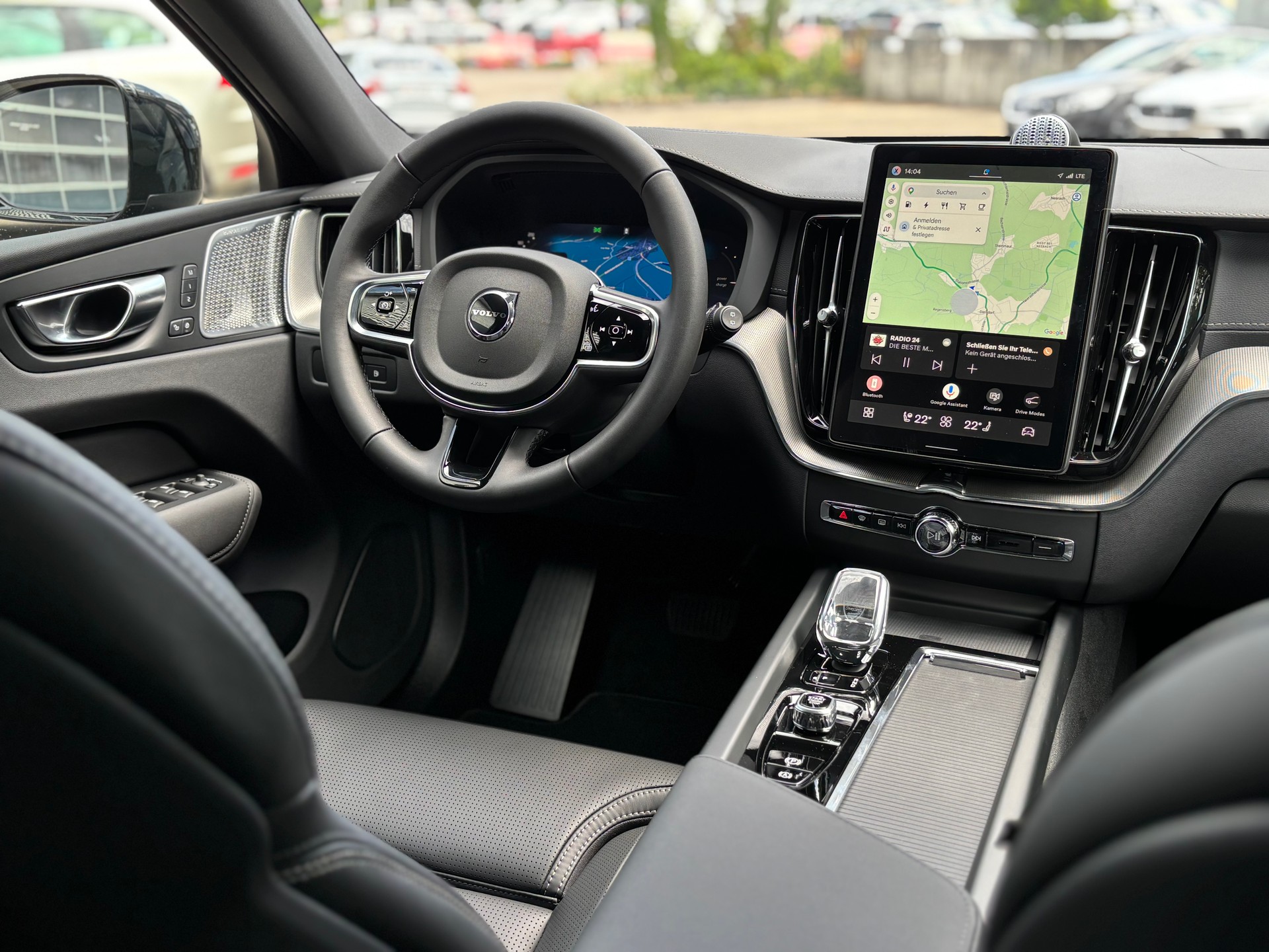 VOLVO XC60 2.0 T8 TE Black Edition eAWD-image-13