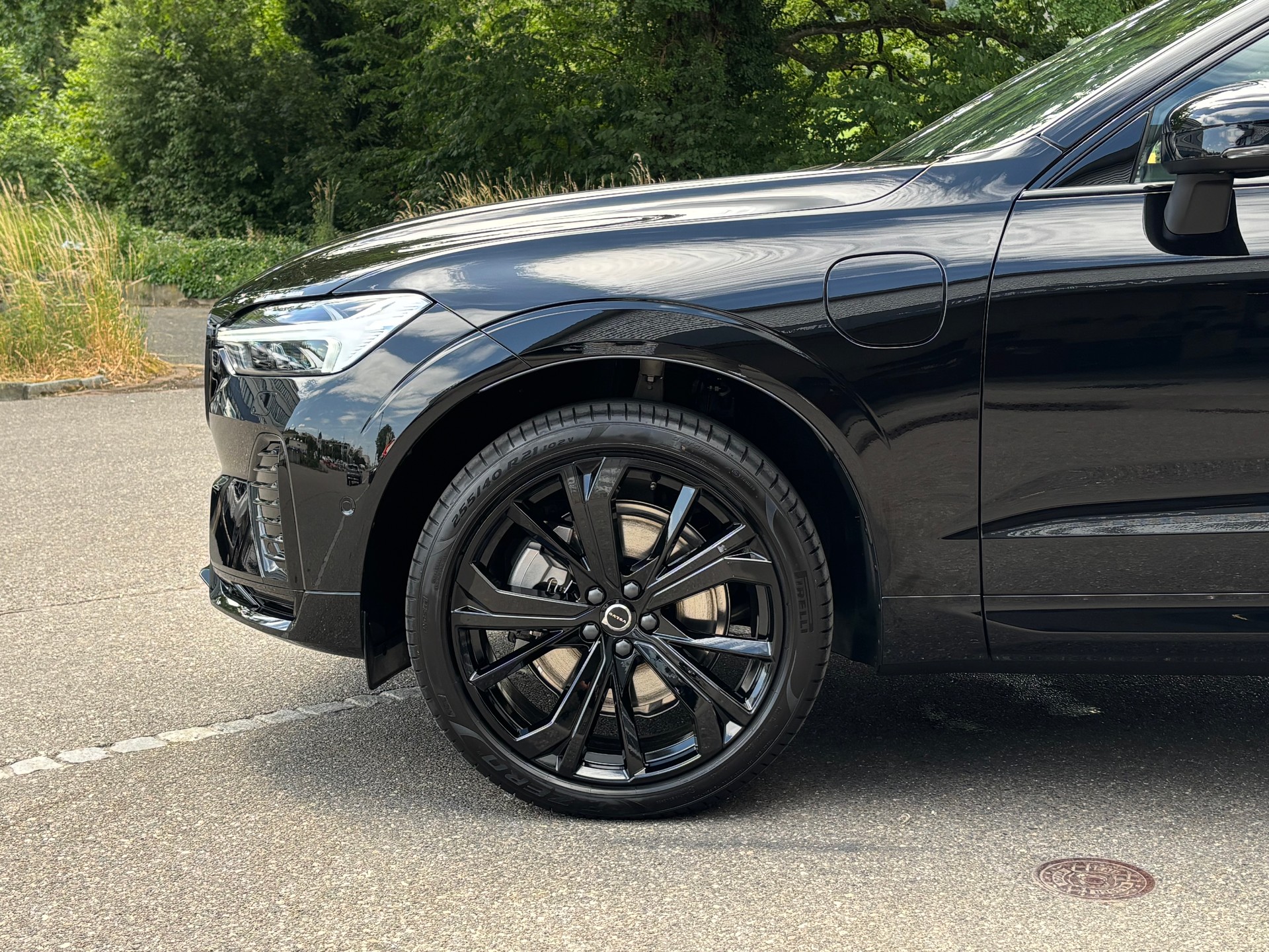 VOLVO XC60 2.0 T8 TE Black Edition eAWD-image-1