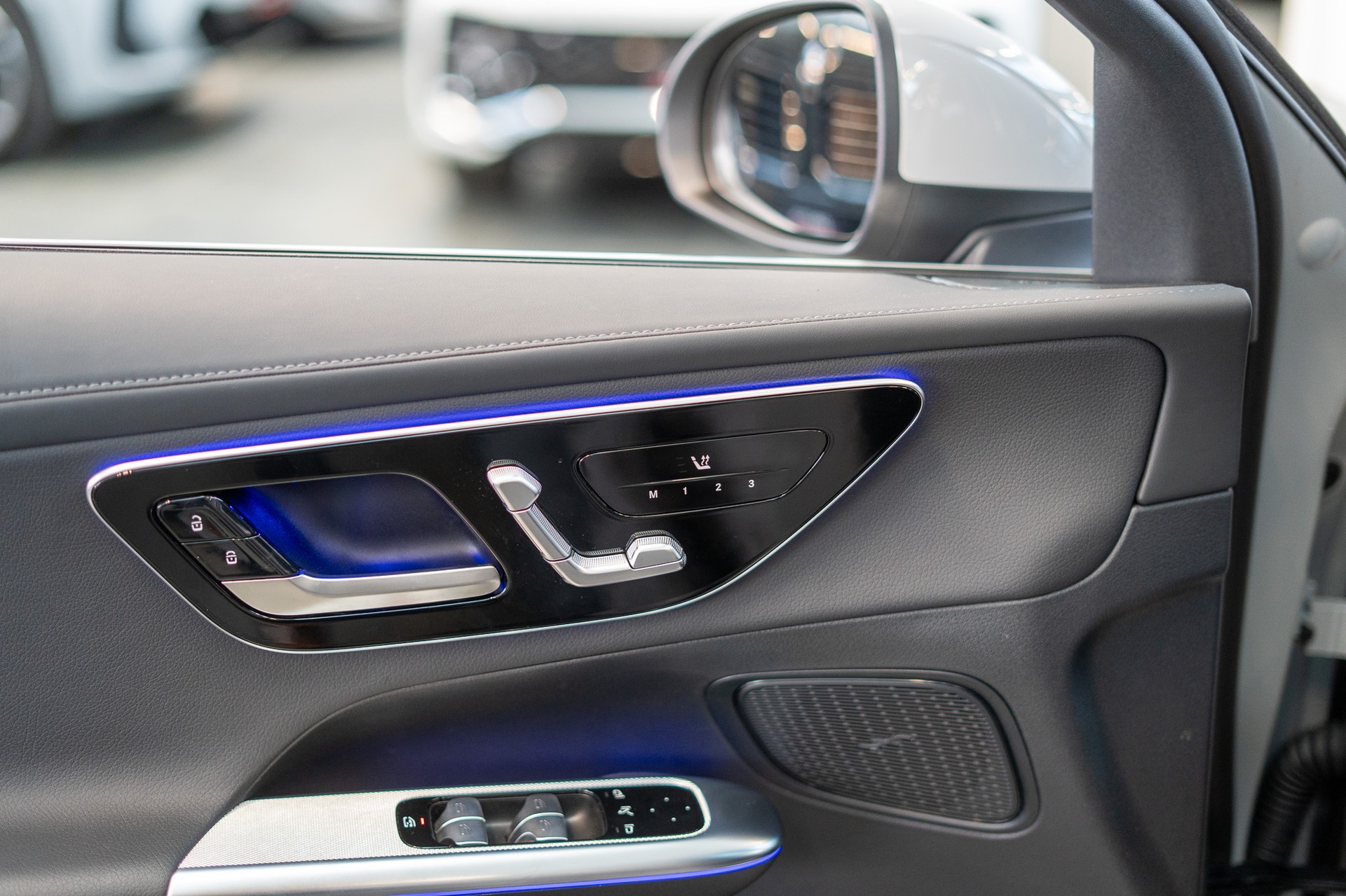 MERCEDES-BENZ GLC 300 AMG Line 4matic Coupé / Panorama / 360°Kamera / Anhängerkupplung-image-12