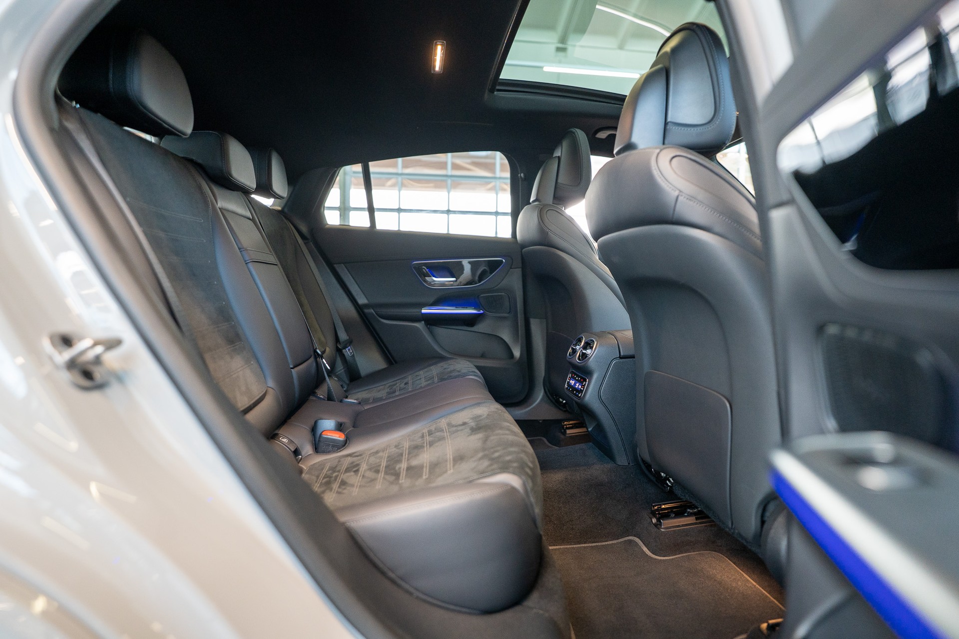 MERCEDES-BENZ GLC 300 AMG Line 4matic Coupé / Panorama / 360°Kamera / Anhängerkupplung-image-14