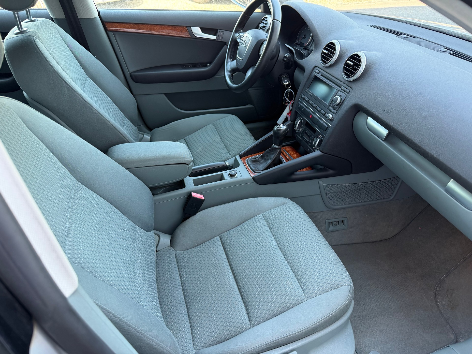 AUDI A3 Sportback 1.4 TFSI Ambiente-image-8