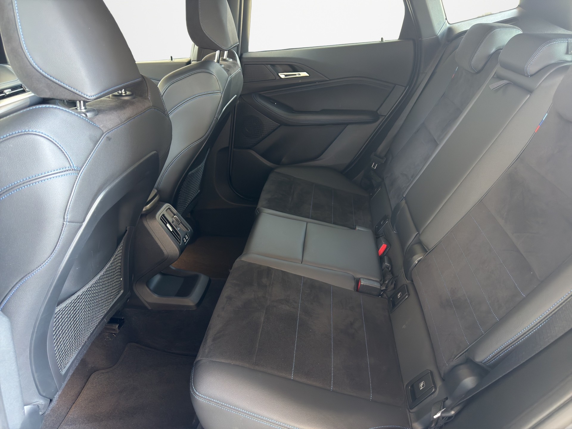 BMW 218i Active Tourer M Sport DKG-image-11
