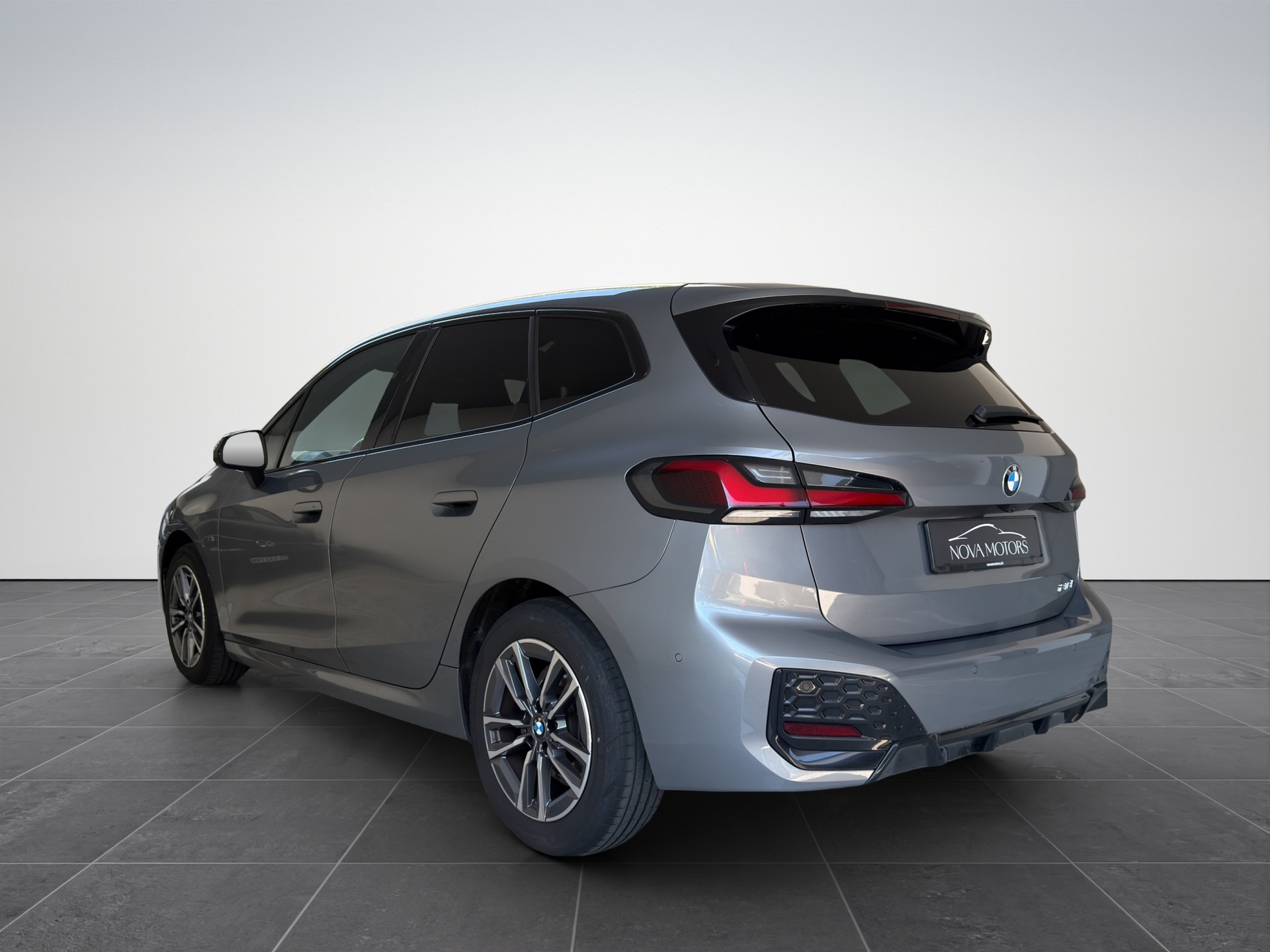 BMW 218i Active Tourer M Sport DKG-image-3
