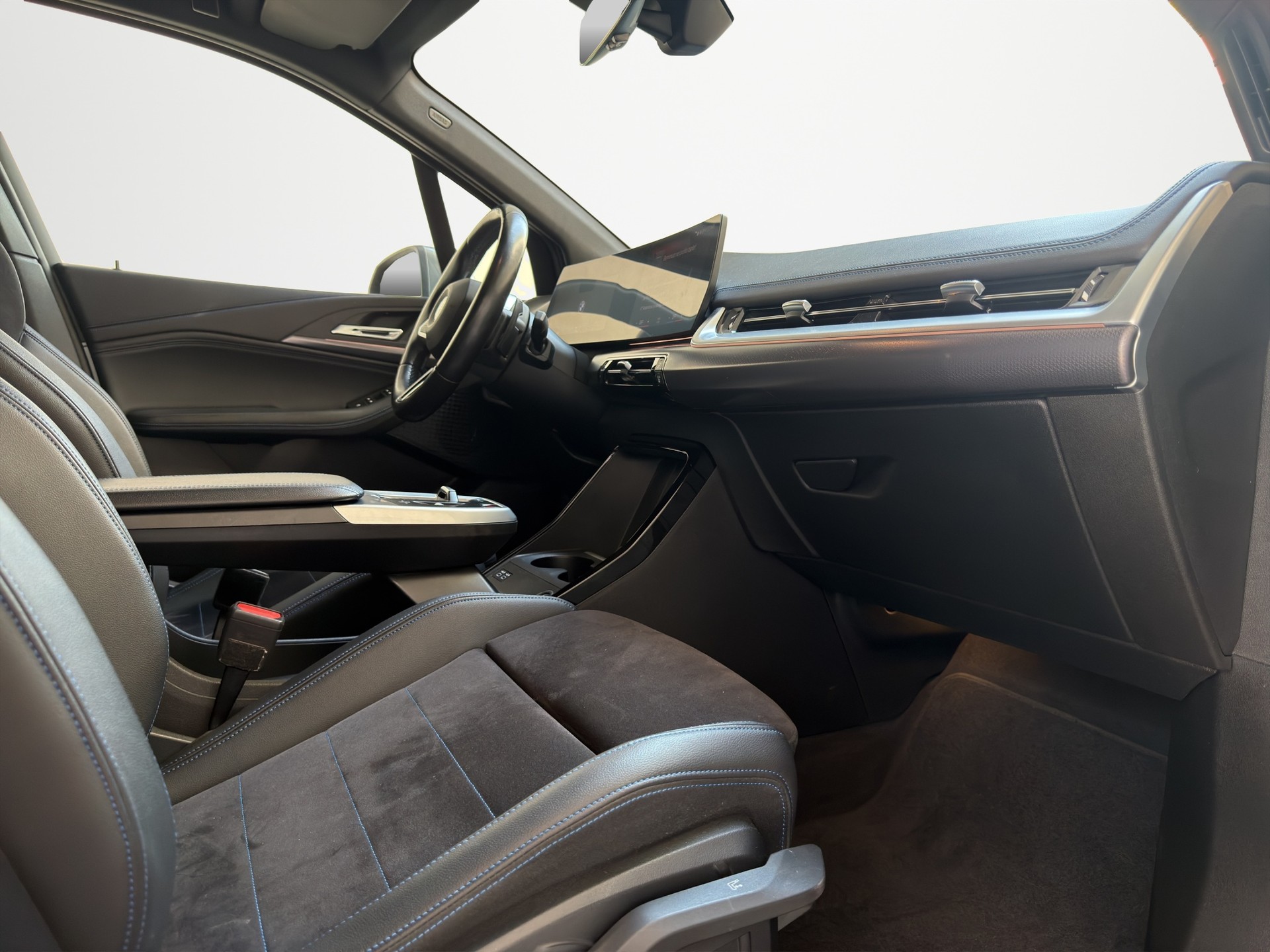 BMW 218i Active Tourer M Sport DKG-image-12