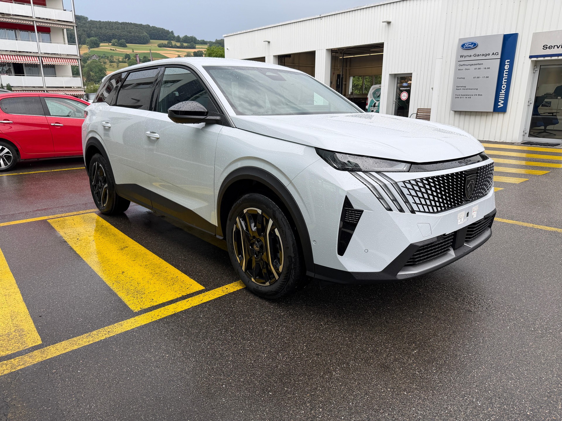 PEUGEOT 5008 long range e-Allure-image-5