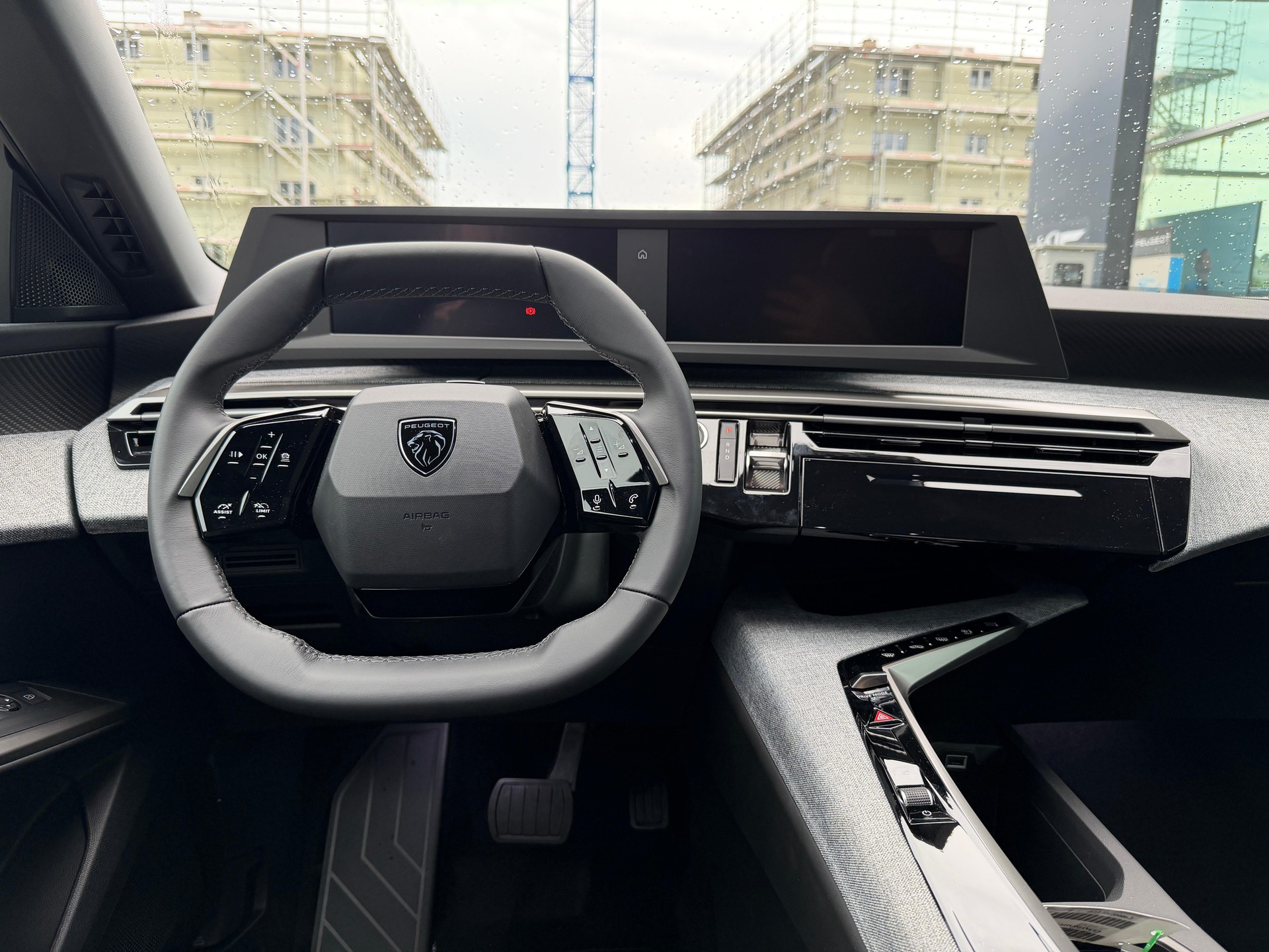 PEUGEOT 5008 long range e-Allure-image-9