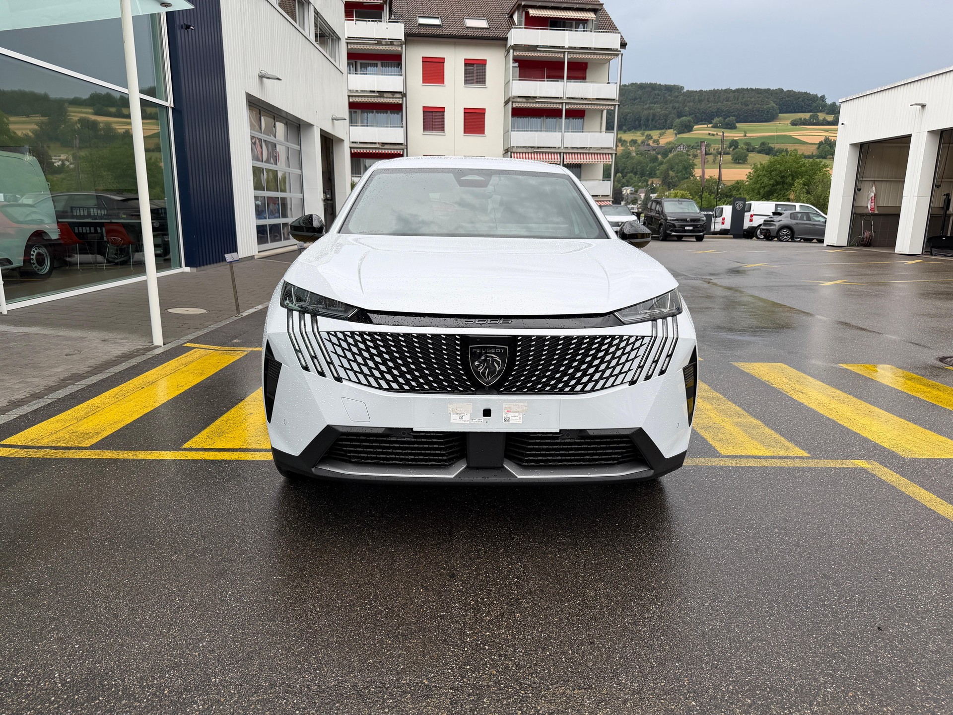 PEUGEOT 5008 long range e-Allure-image-6