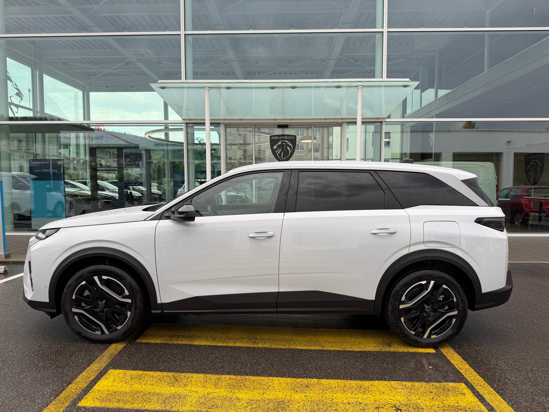 PEUGEOT 5008 long range e-Allure
