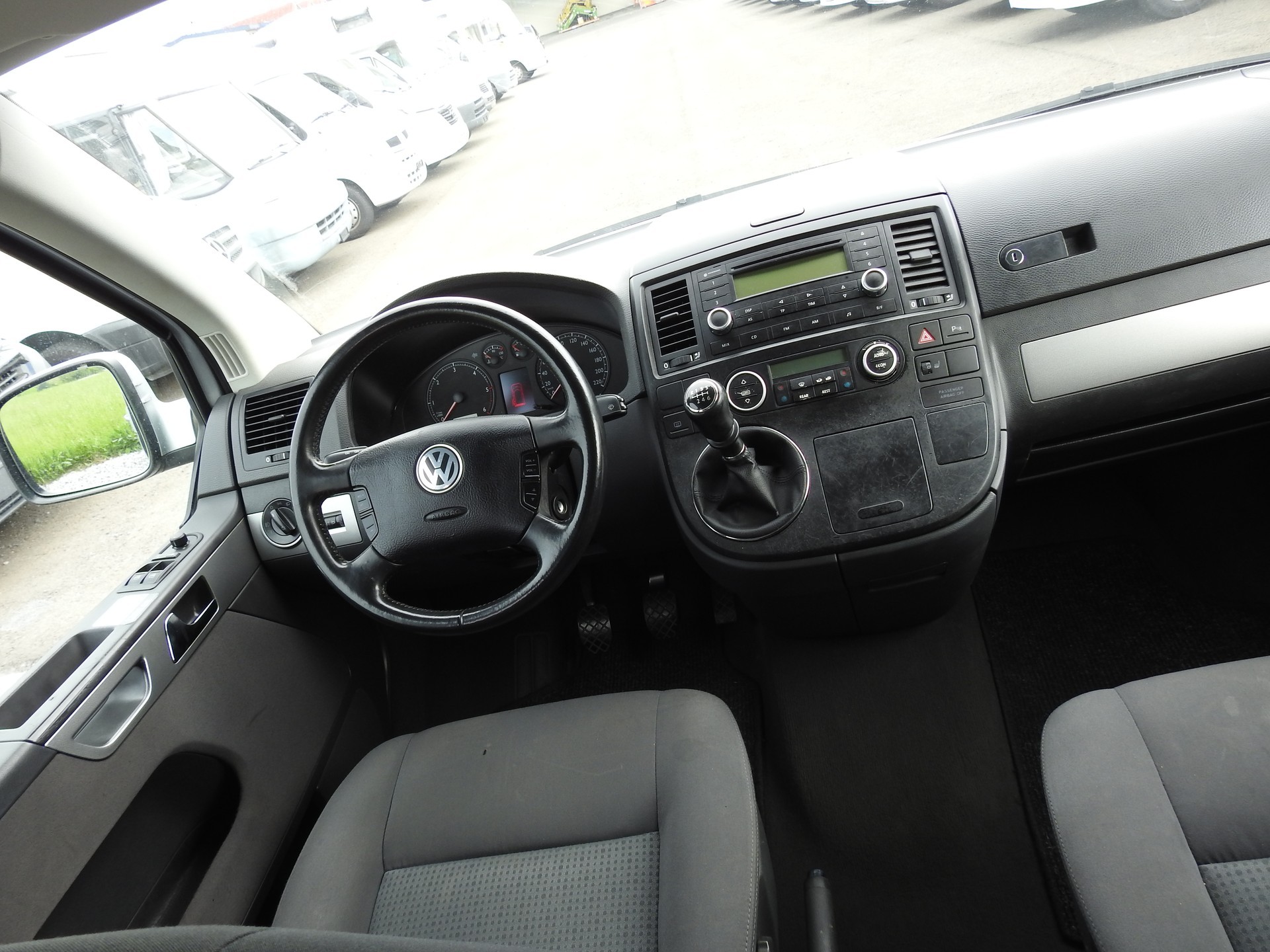 VW T5 Multivan Comfortline 2.5 TDI-image-21