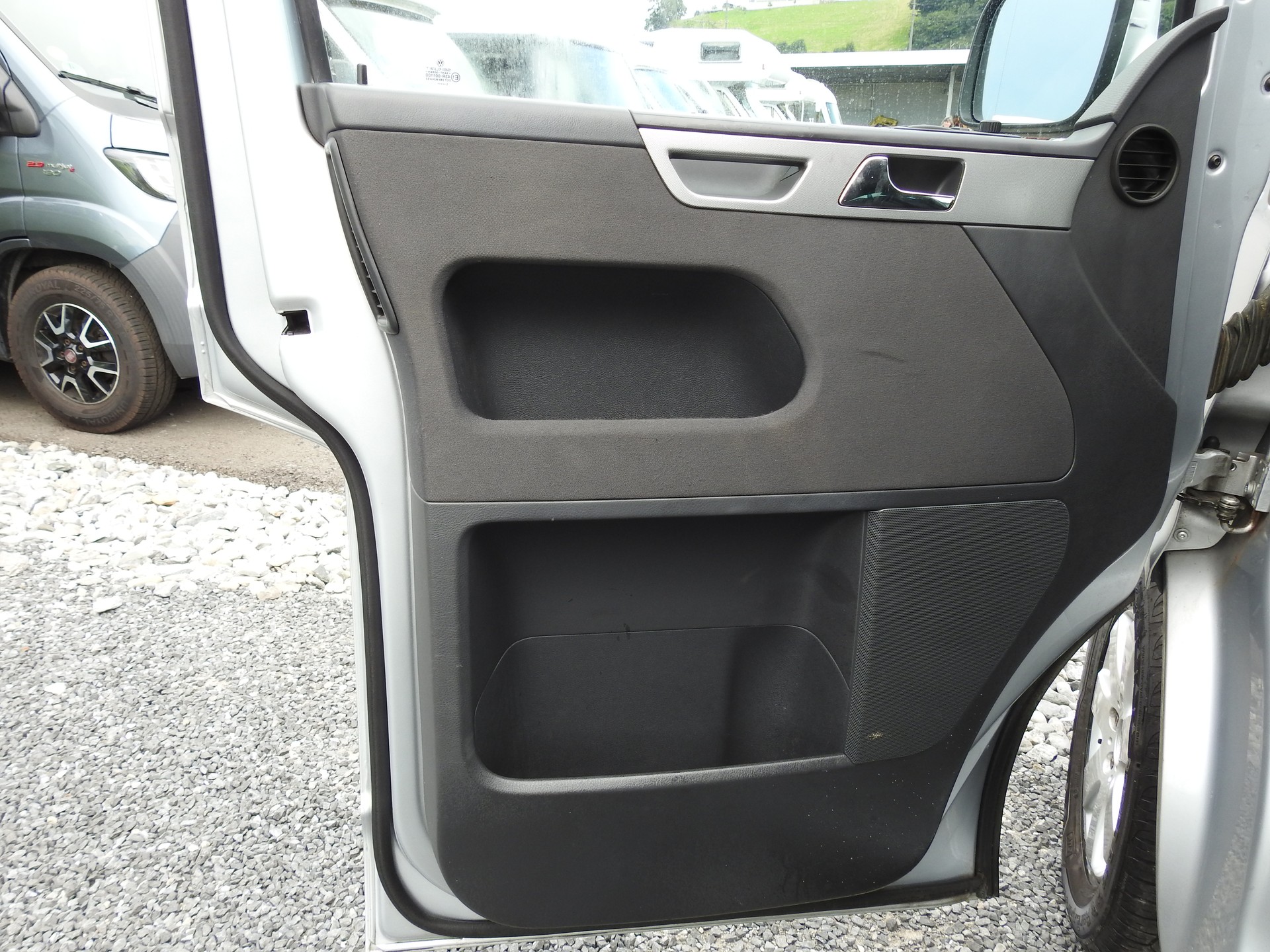 VW T5 Multivan Comfortline 2.5 TDI-image-11