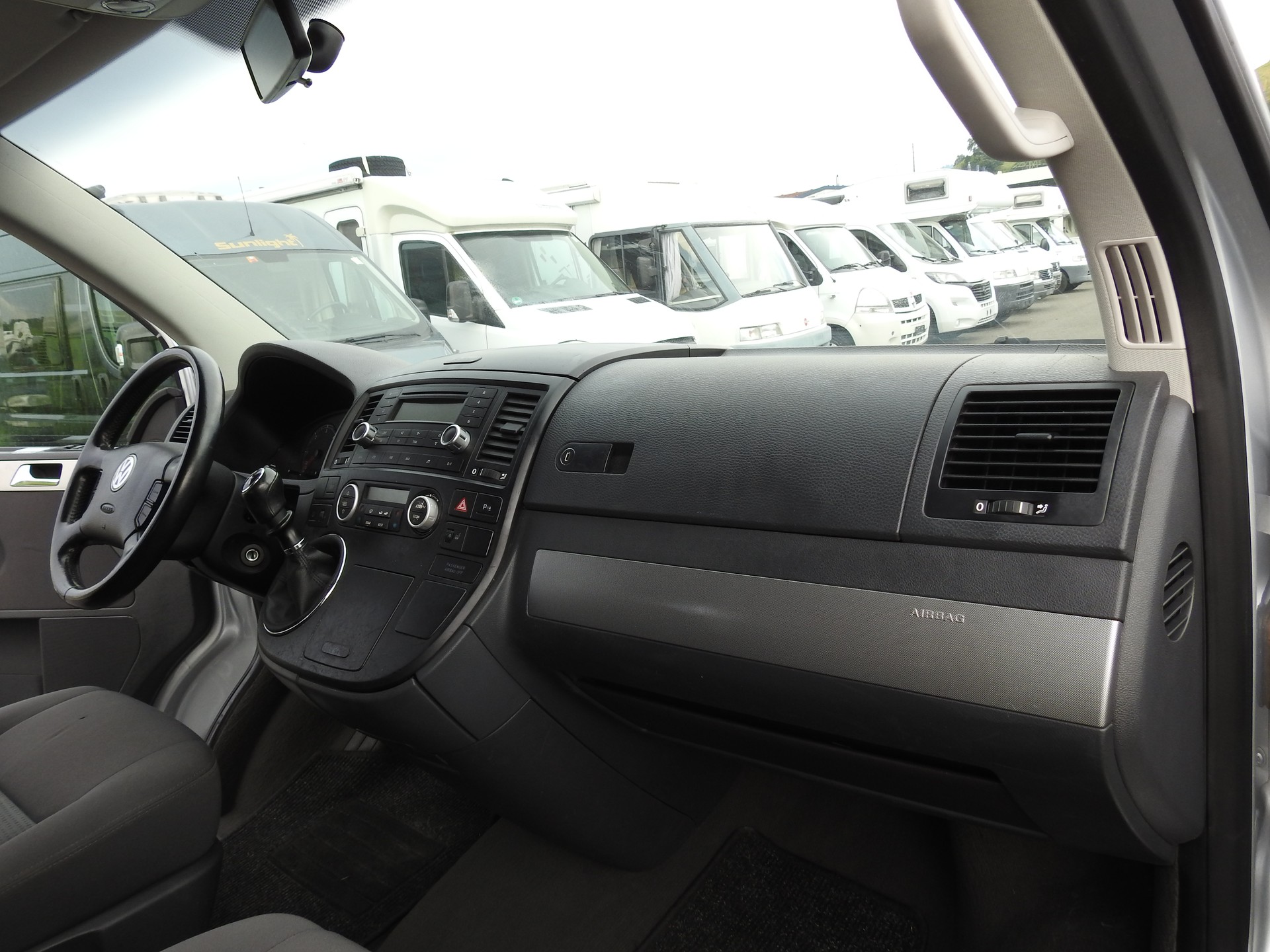 VW T5 Multivan Comfortline 2.5 TDI-image-18