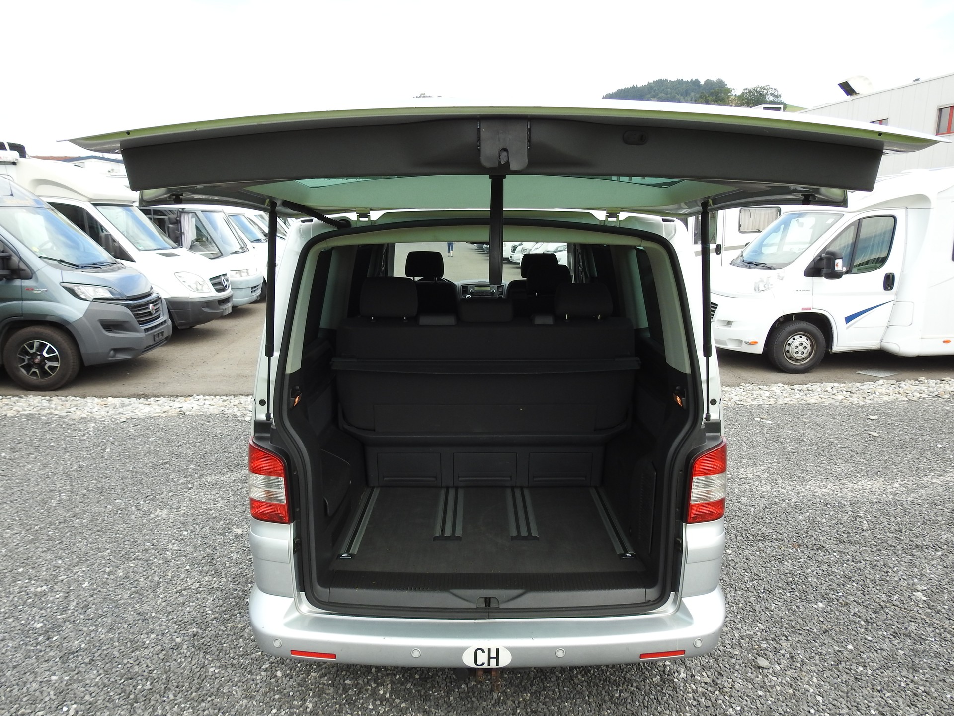 VW T5 Multivan Comfortline 2.5 TDI-image-9