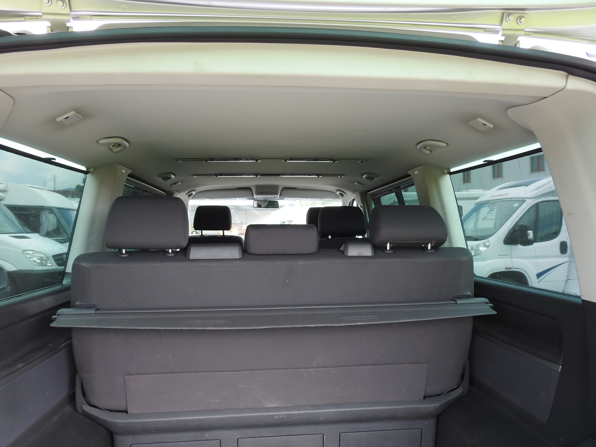 VW T5 Multivan Comfortline 2.5 TDI-image-10