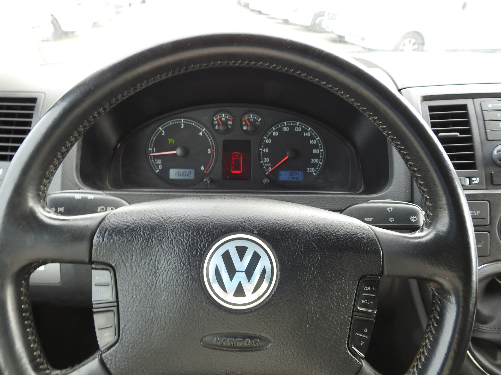 VW T5 Multivan Comfortline 2.5 TDI-image-28