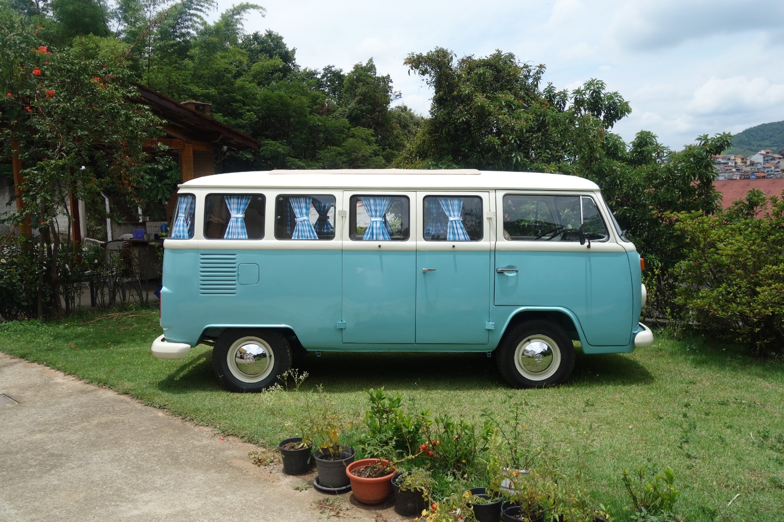 VW T2 Kombi Camper-image-1