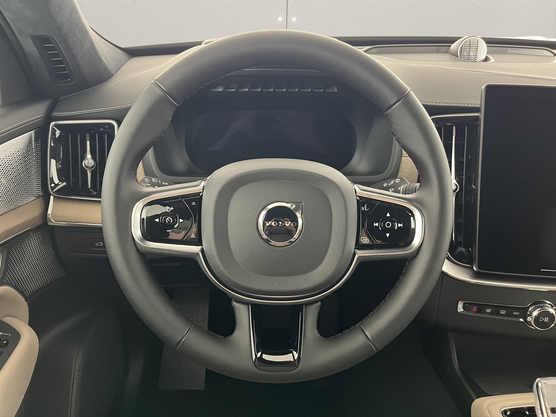 VOLVO XC90 2.0 T8 TE Ultra Dark eAWD-image-10