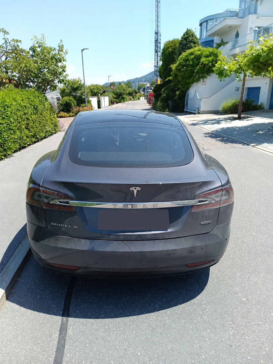 TESLA 100 D-image-1