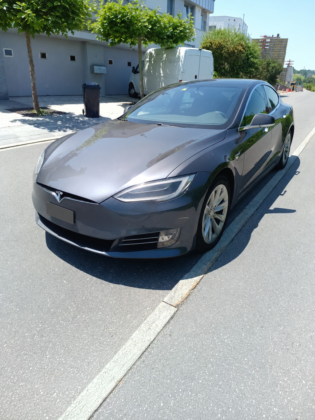 TESLA 100 D-image-0