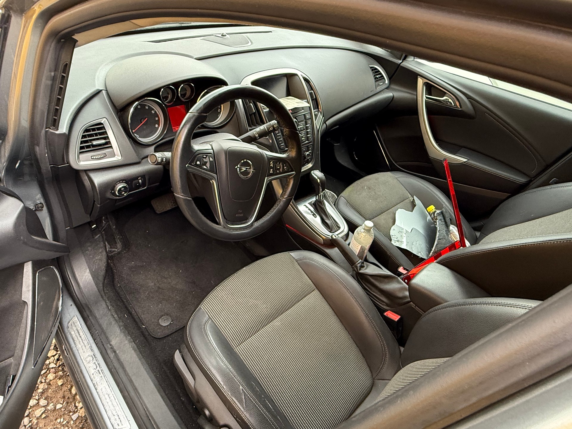 OPEL Astra 1.6i 16V Turbo Cosmo Automatic-image-5