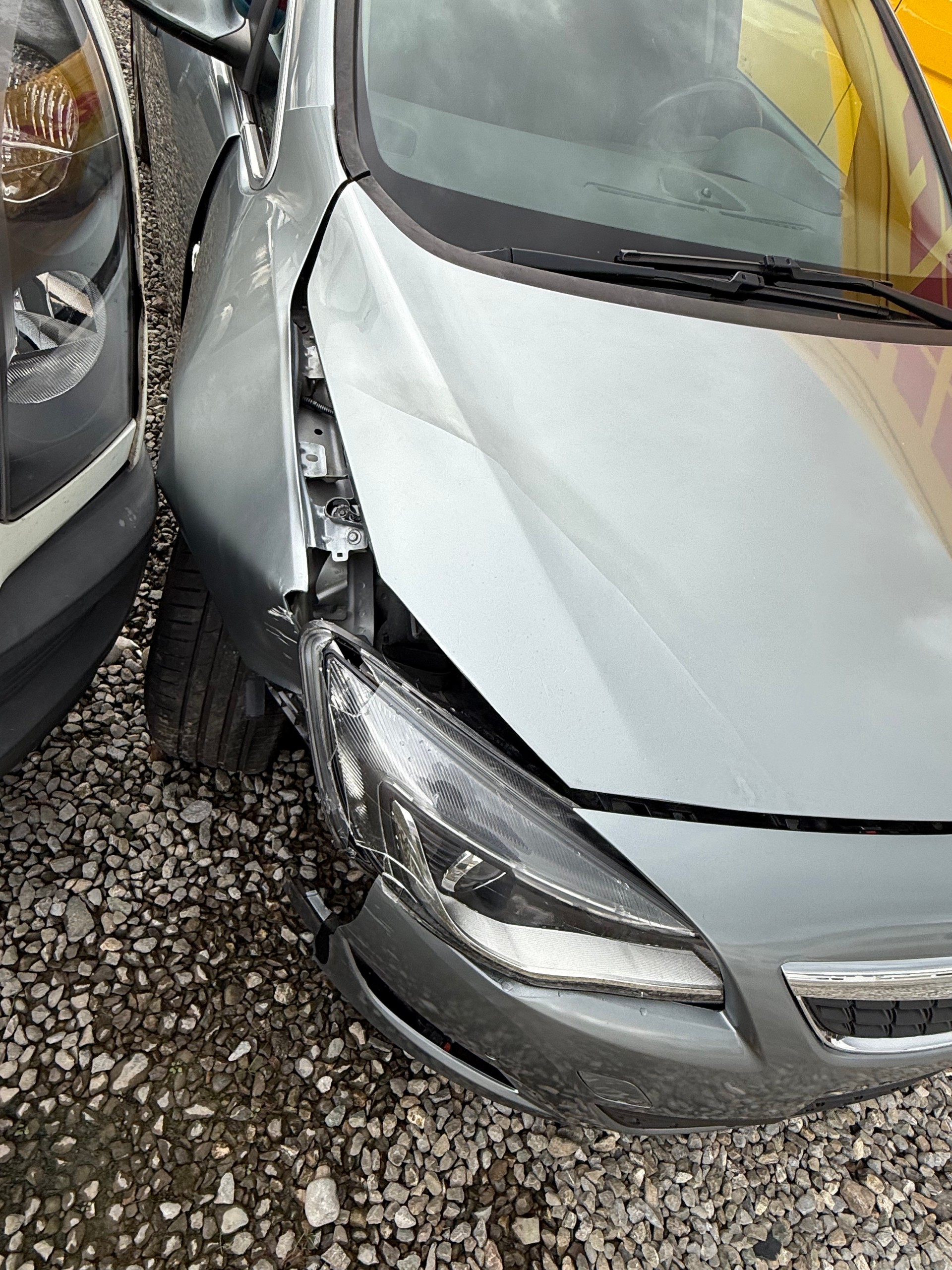 OPEL Astra 1.6i 16V Turbo Cosmo Automatic-image-1